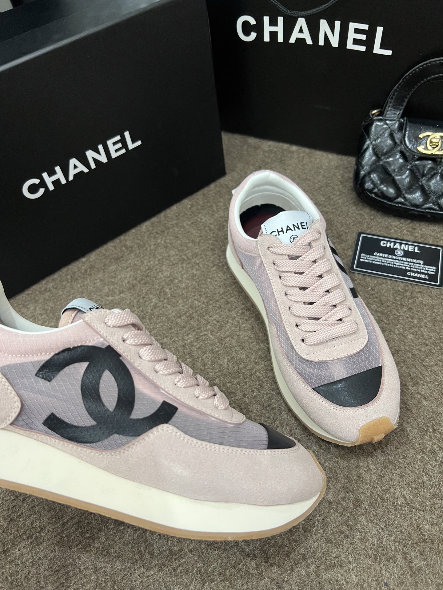 Chanel 专柜款经典鞋履 6