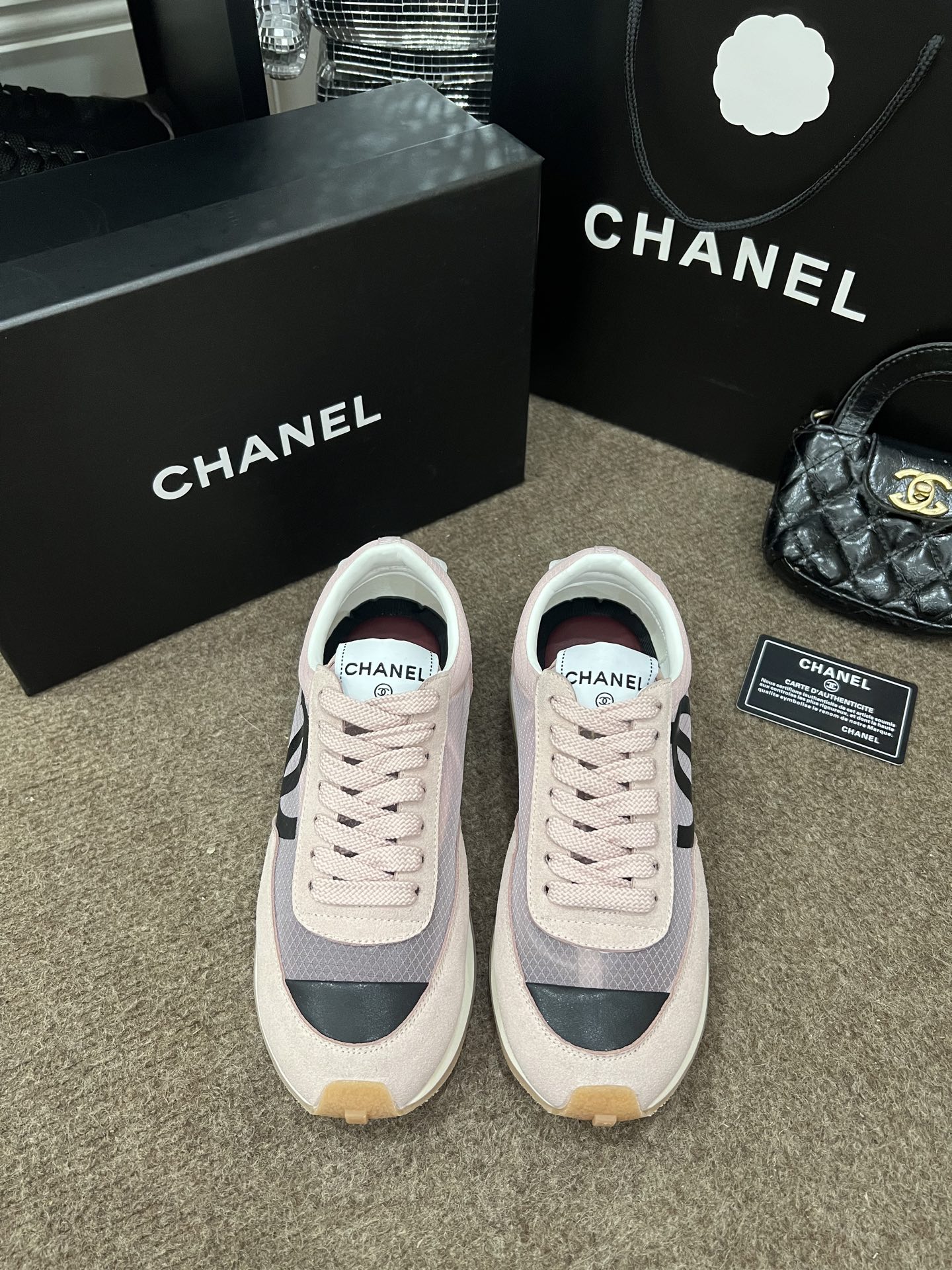Chanel 专柜款经典鞋履 4