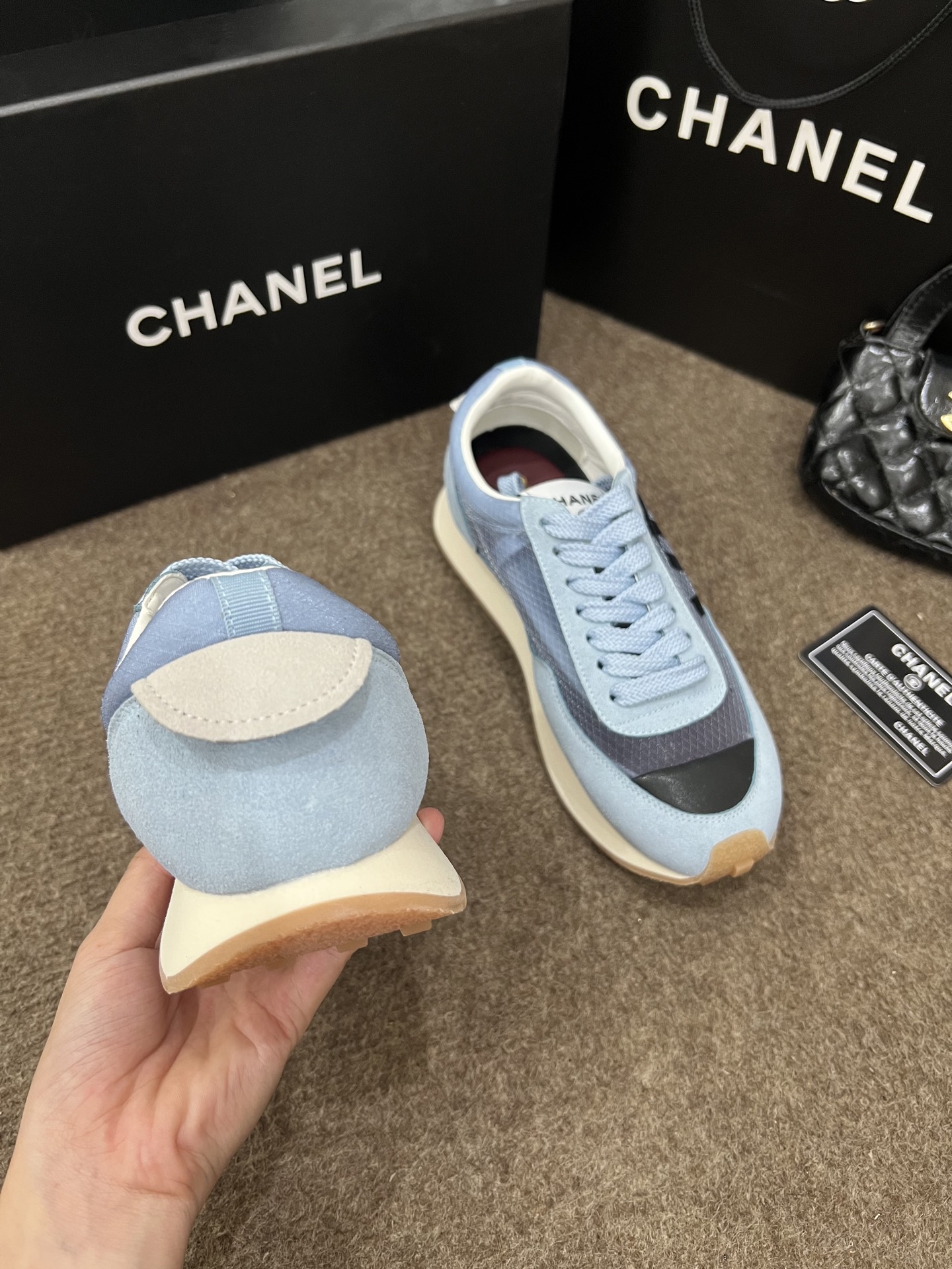 Chanel 专柜款经典鞋履 9
