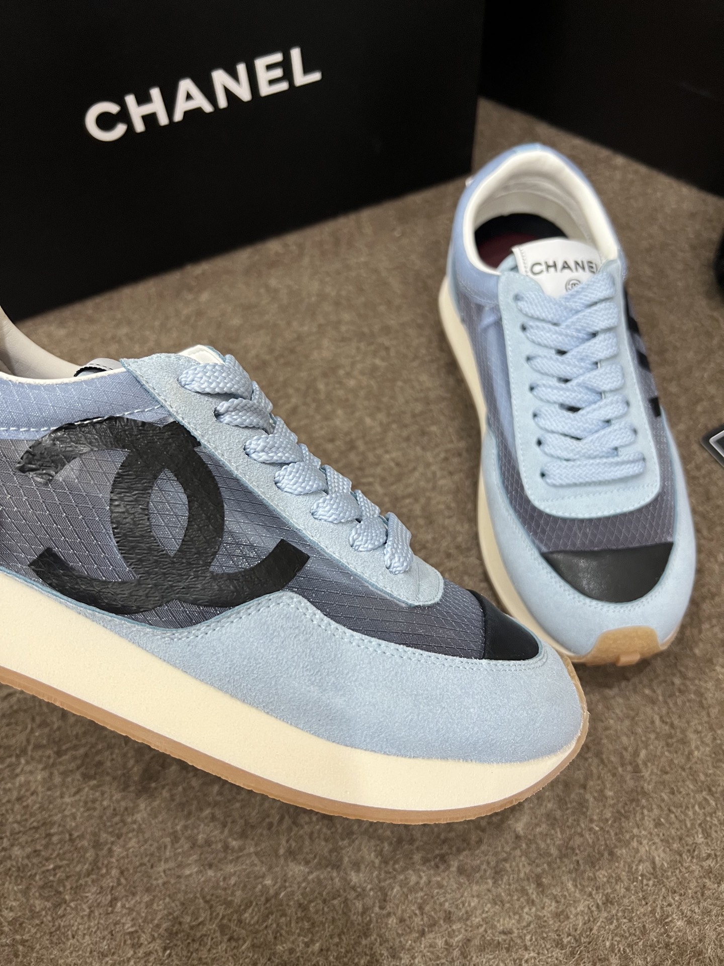 Chanel 专柜款经典鞋履 6
