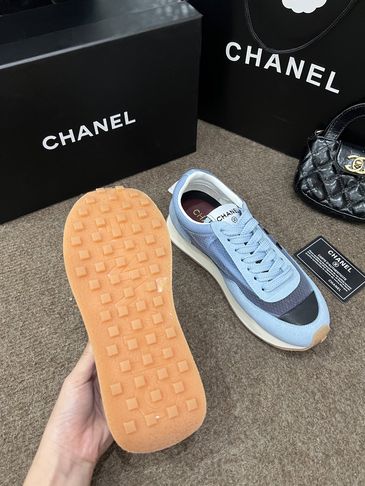 Chanel 专柜款经典鞋履 7