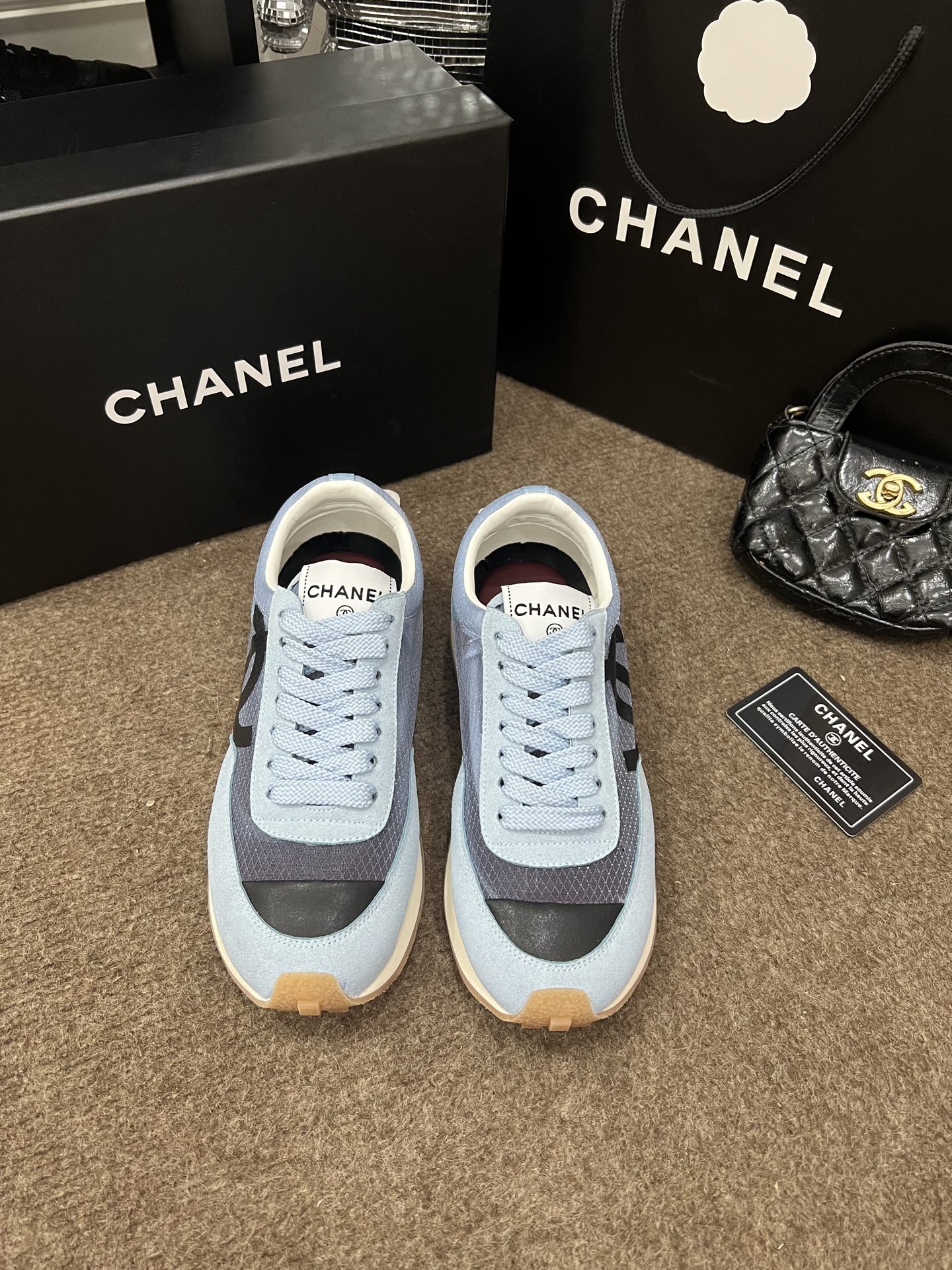 Chanel 专柜款经典鞋履 4