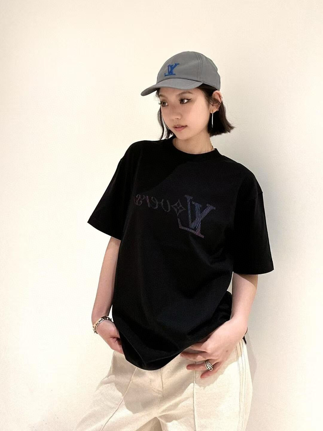 Louis Vuitton  短袖服装,包 5