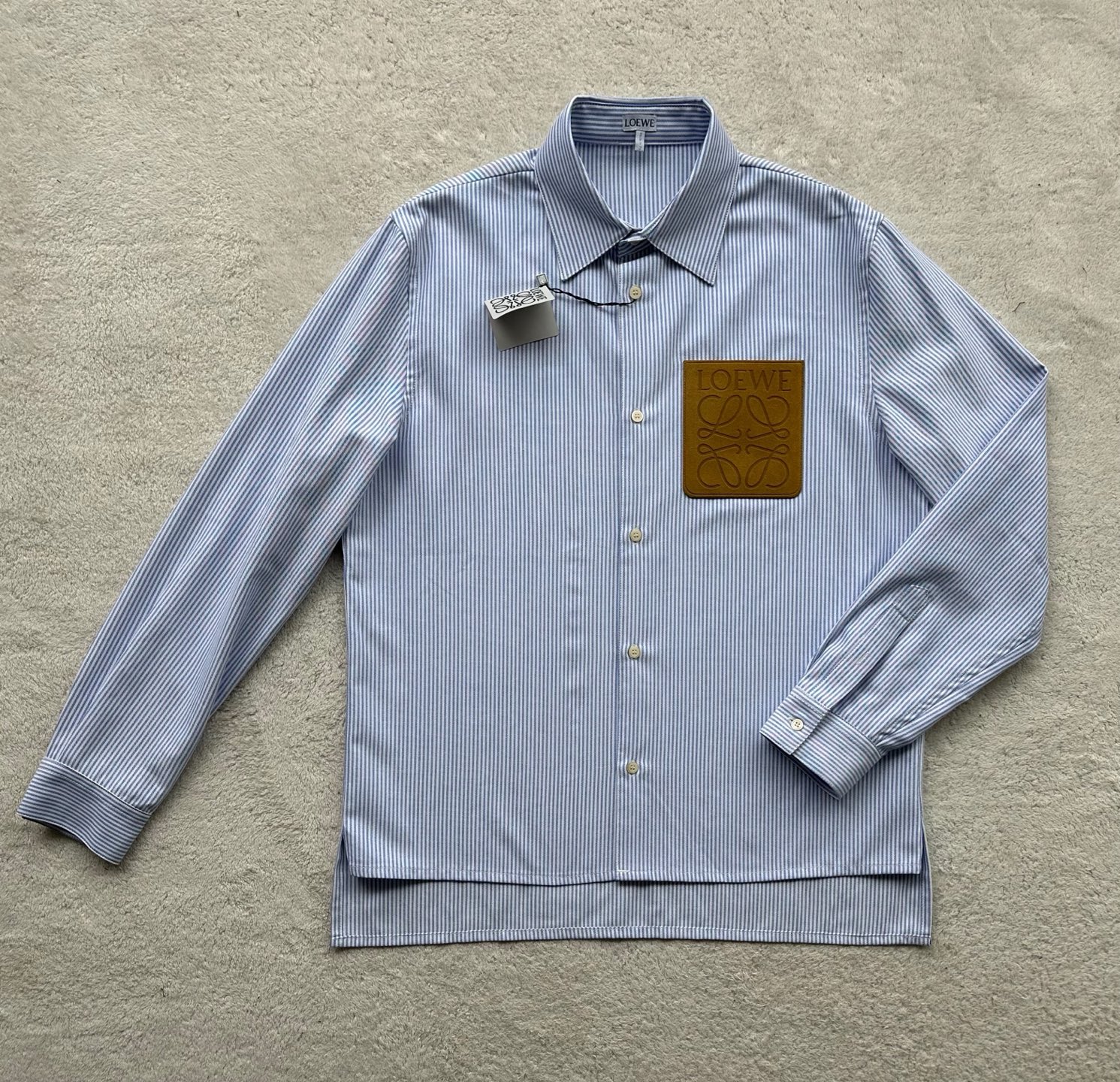 Loew*e…🆕原版级🆕 皮牌条纹衬衫  
因定制面料且N次调整...