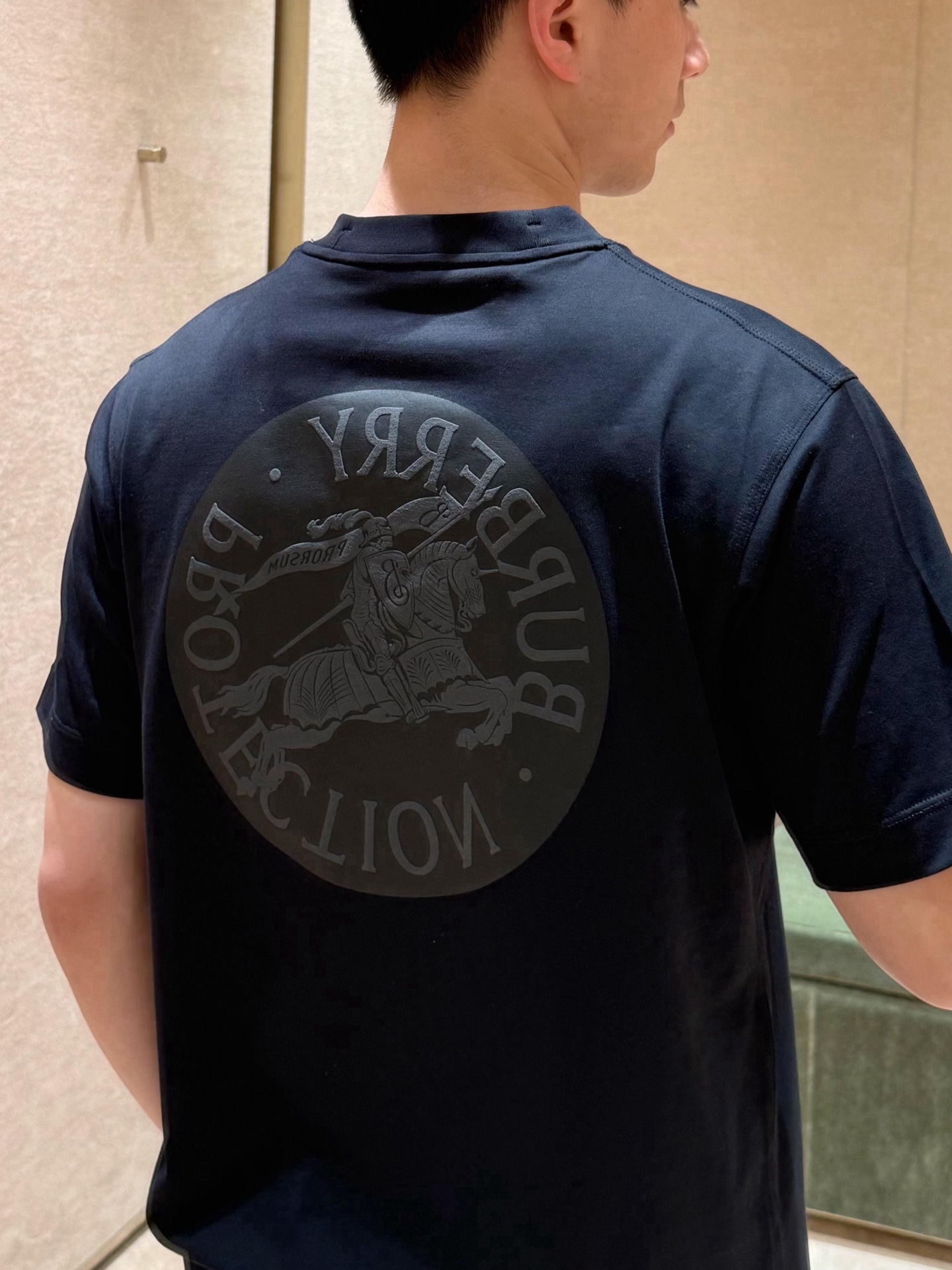 Burberry  短袖服装 7