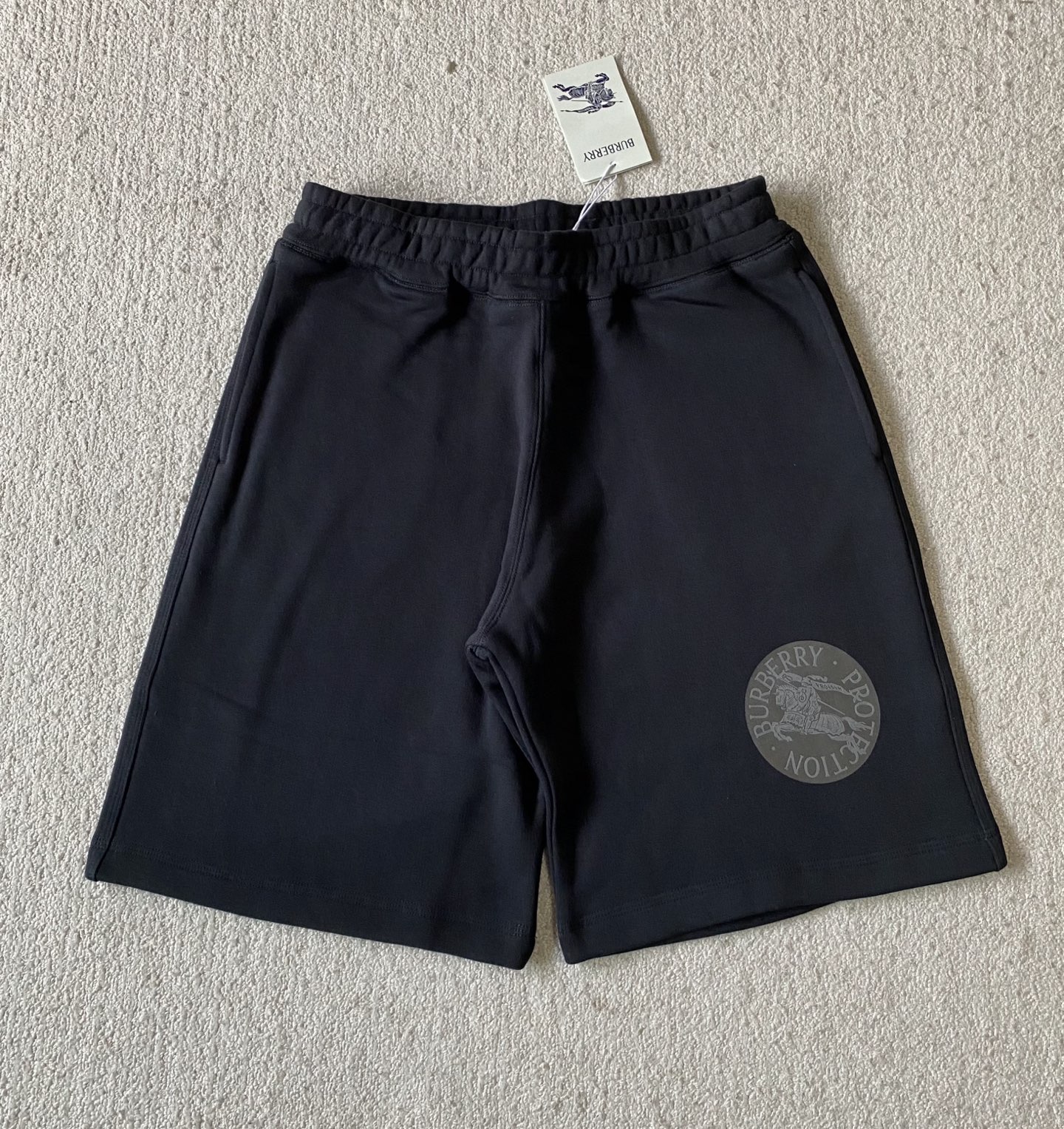 Burberr*y…🆕原版级🆕圆马印花休闲短裤

⚠原¥5,100购买；...