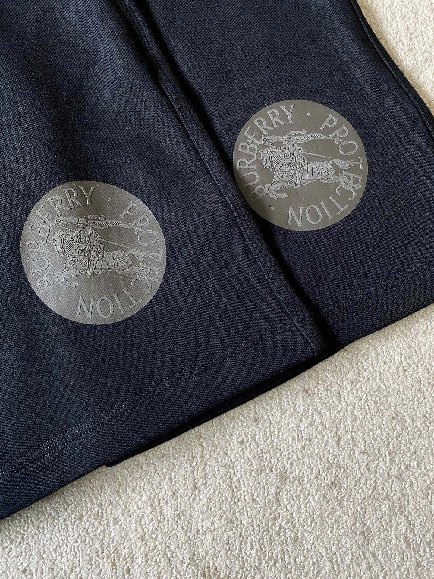 Burberry  休闲短裤服装,包 5