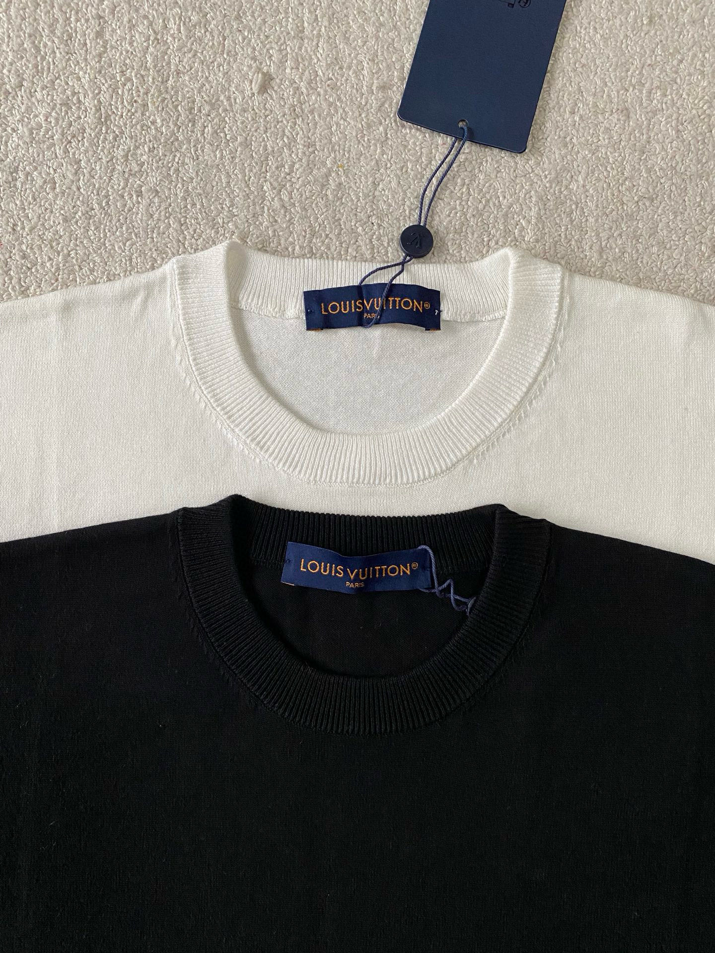 Louis Vuitton  短袖服装,包 3