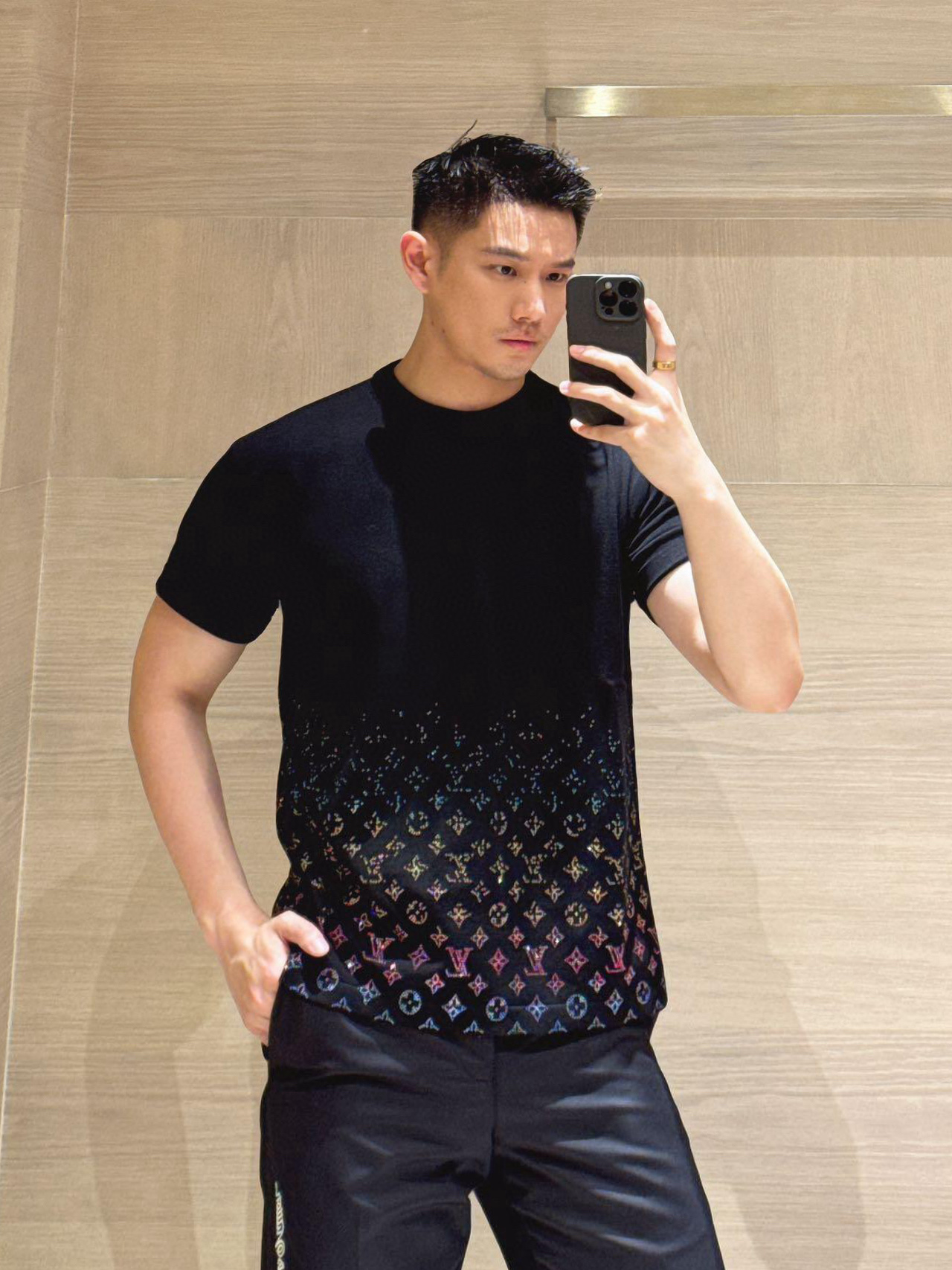 Louis Vuitton  毛织短袖服装,包 2