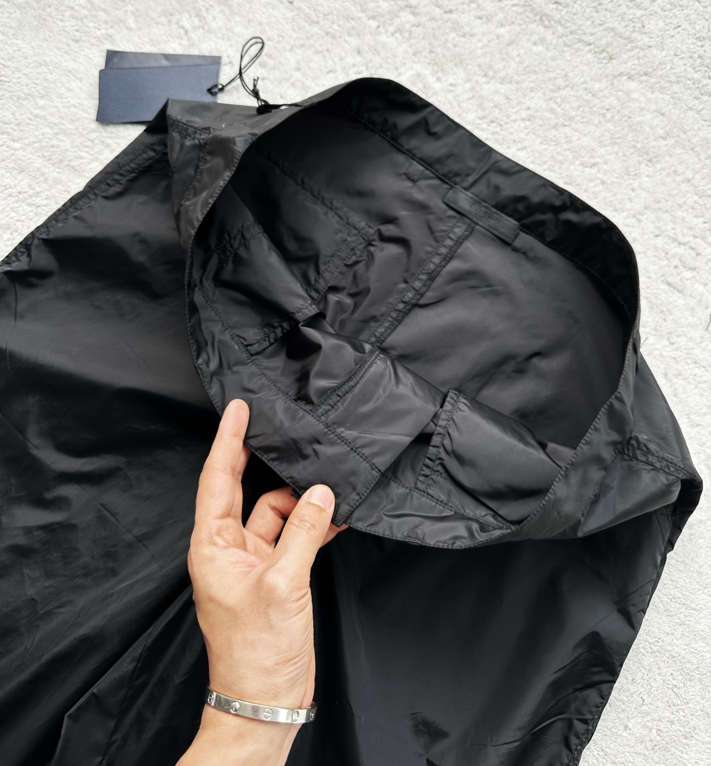 Prada  长裤服装,包 9