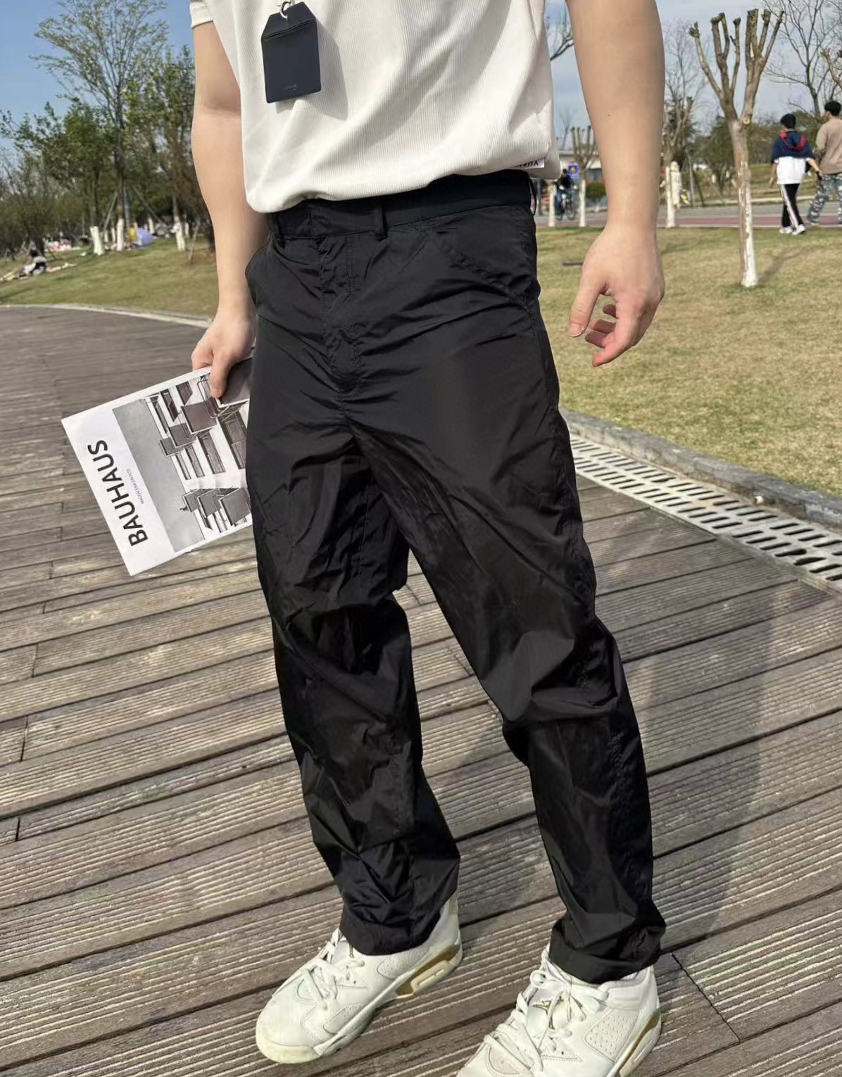 Prada  长裤服装,包 2