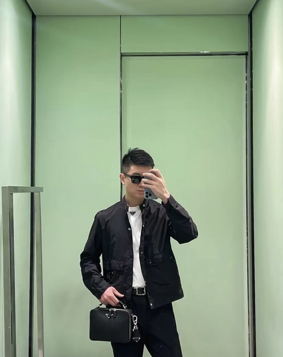 Prada  夹克服装,包 2