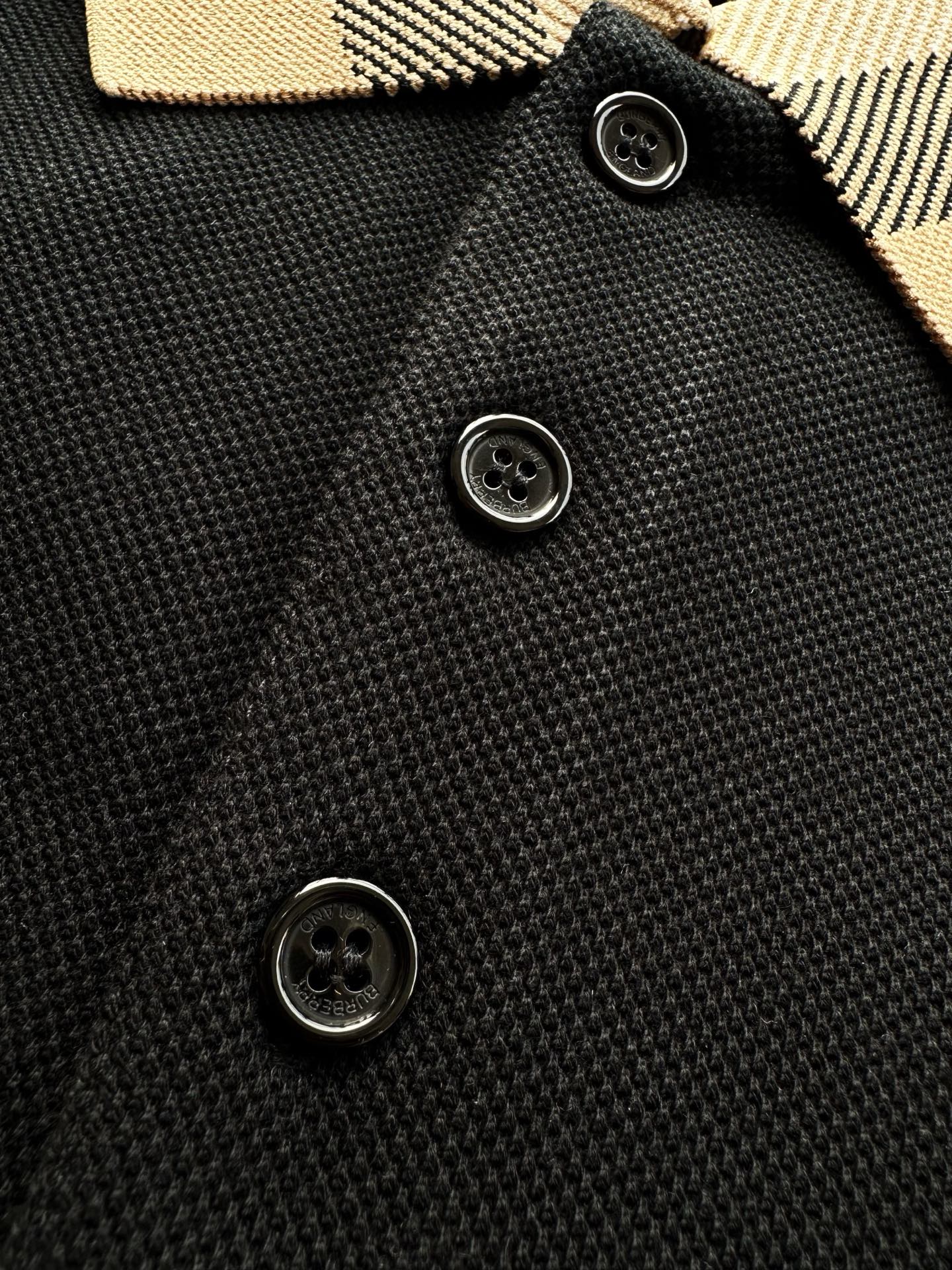 Burberry  POLO衫服装,包 9