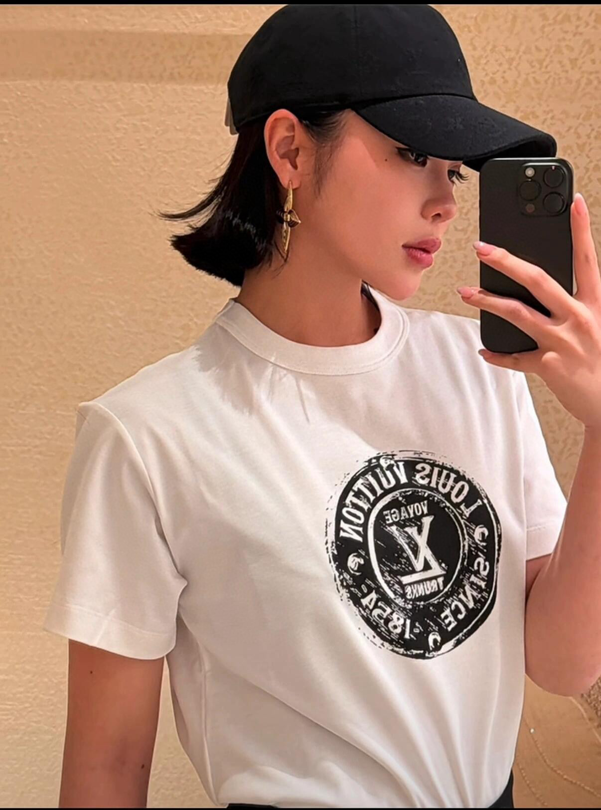 Louis Vuitton  圆领短袖服装 5