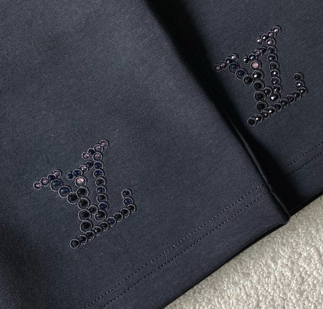 Louis Vuitton  短裤服装,包 4