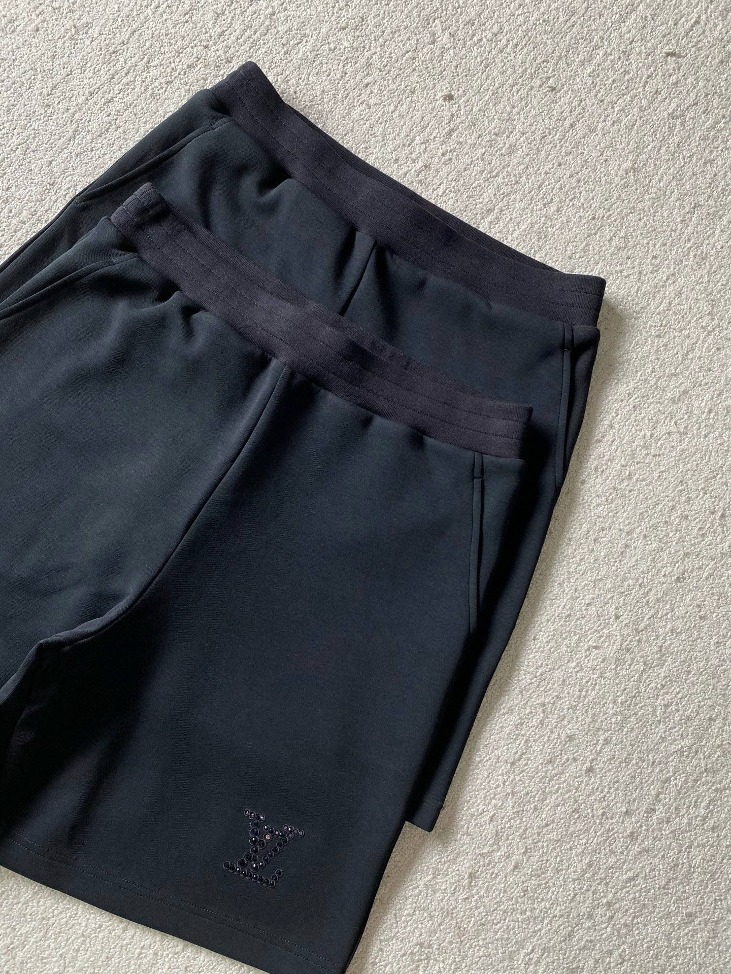 Louis Vuitton  短裤服装,包 2