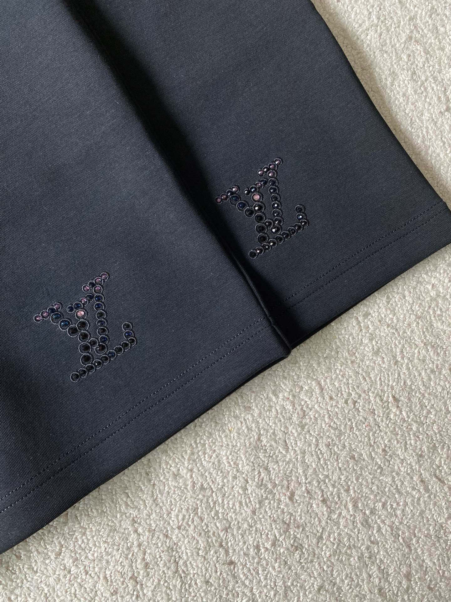 Louis Vuitton  短裤服装,包 3