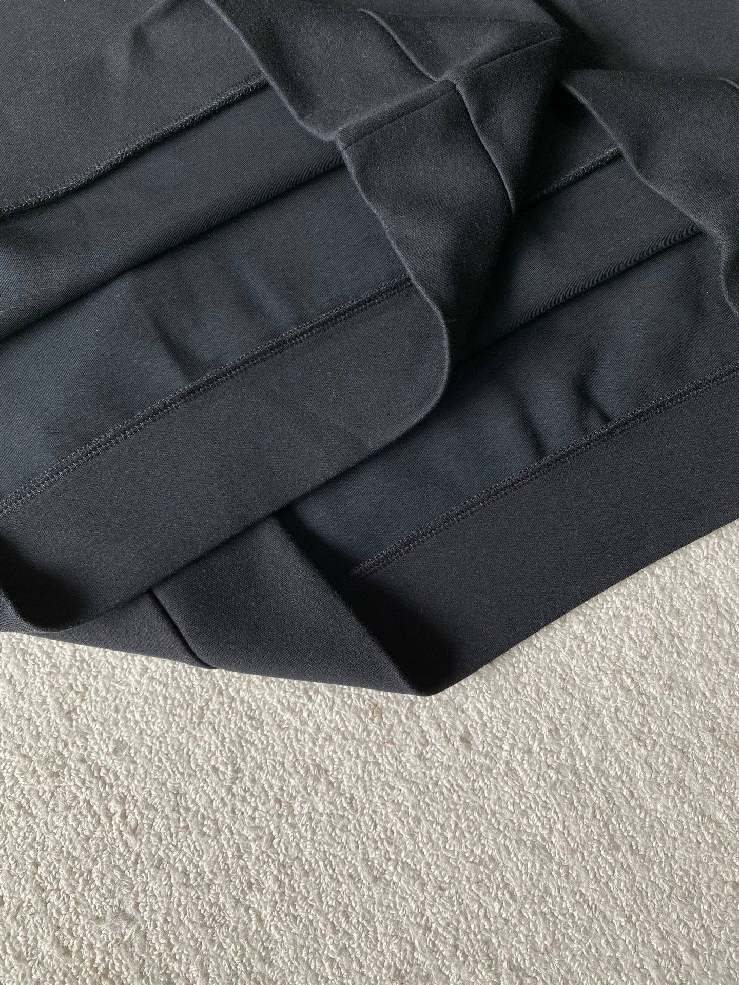 Louis Vuitton  短袖服装,包 6