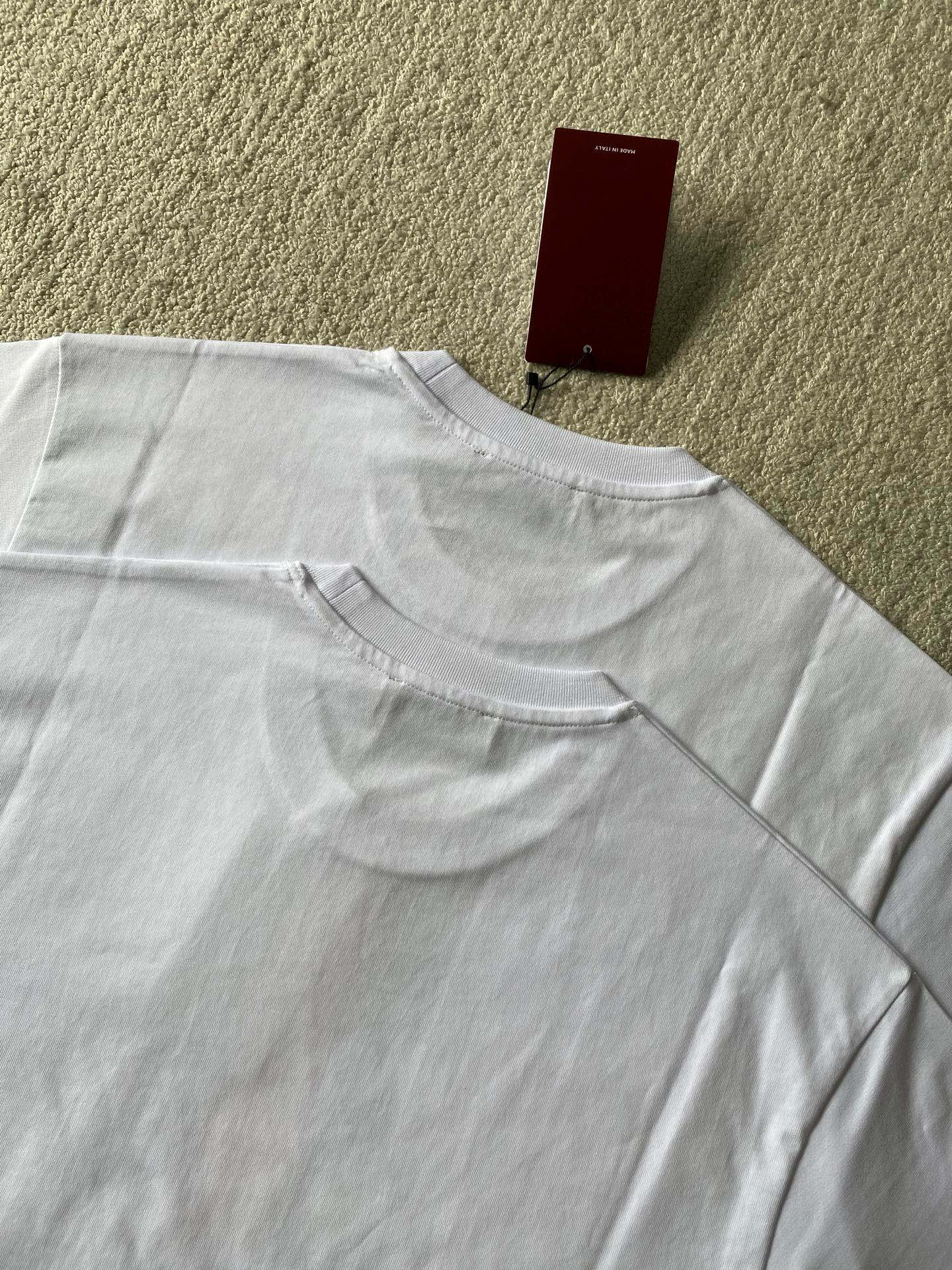 Gucci  短袖服装 7