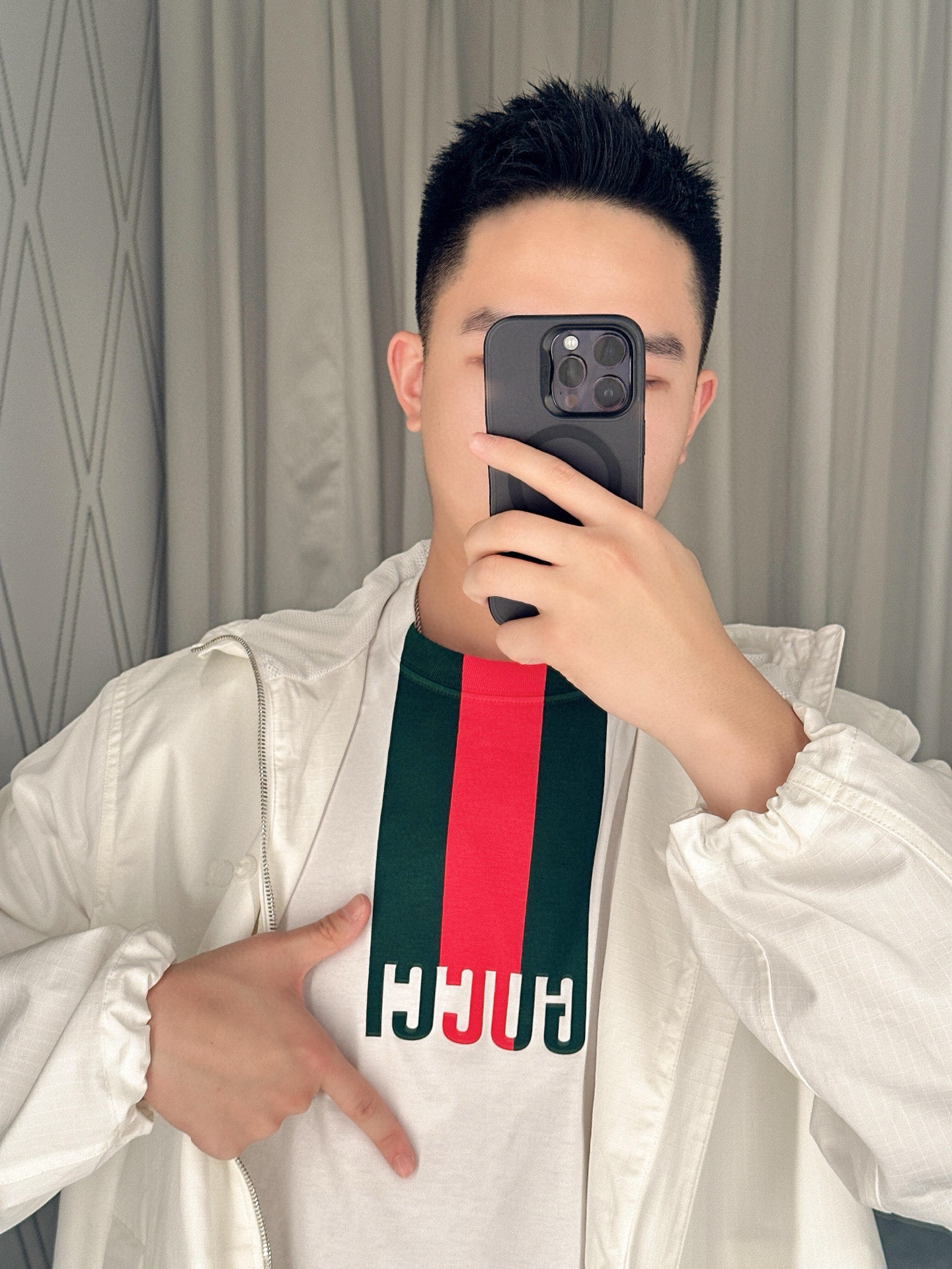 Gucci  T-Shirt服装 9