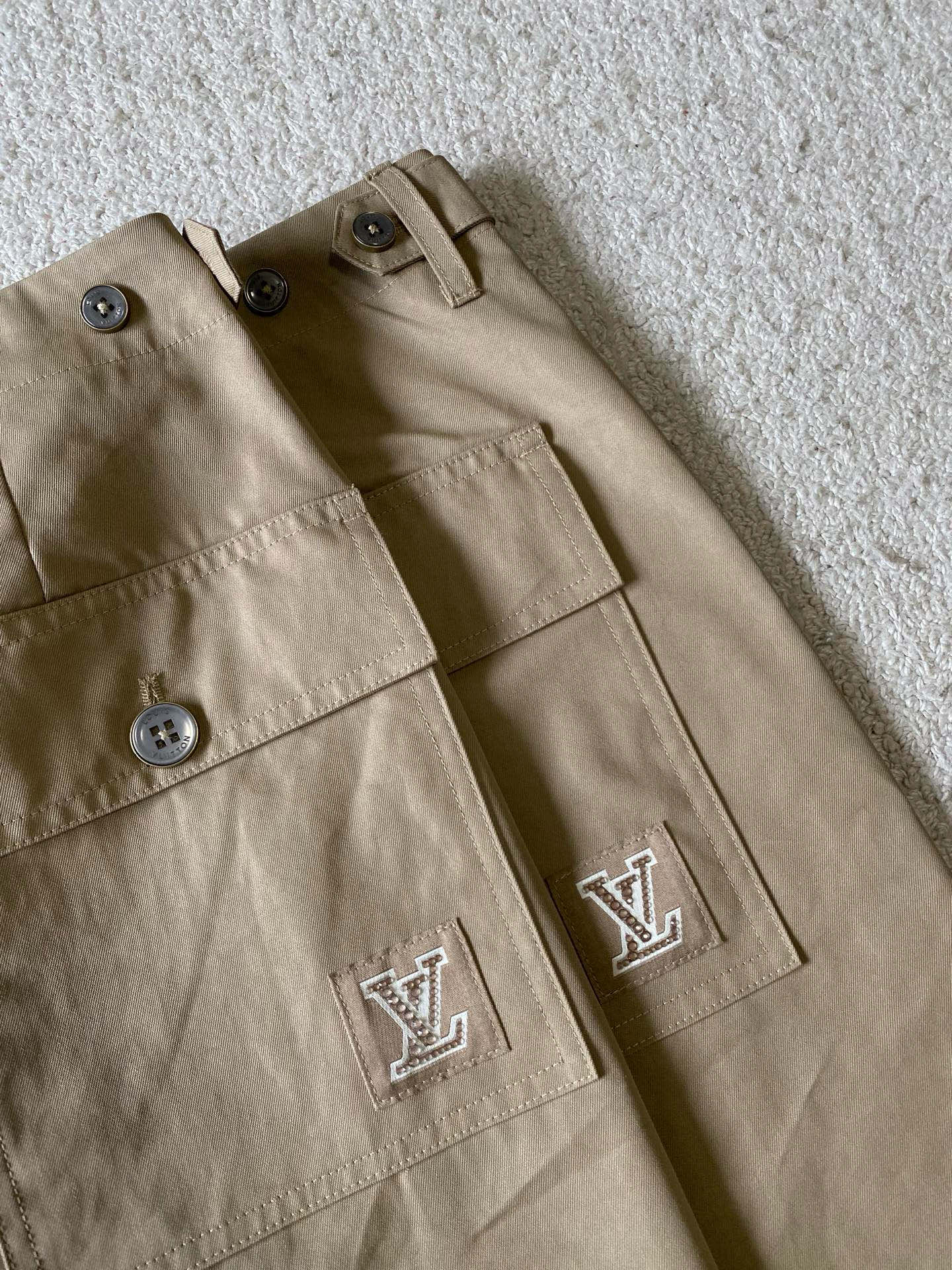 Louis Vuitton  短裤服装,包 6