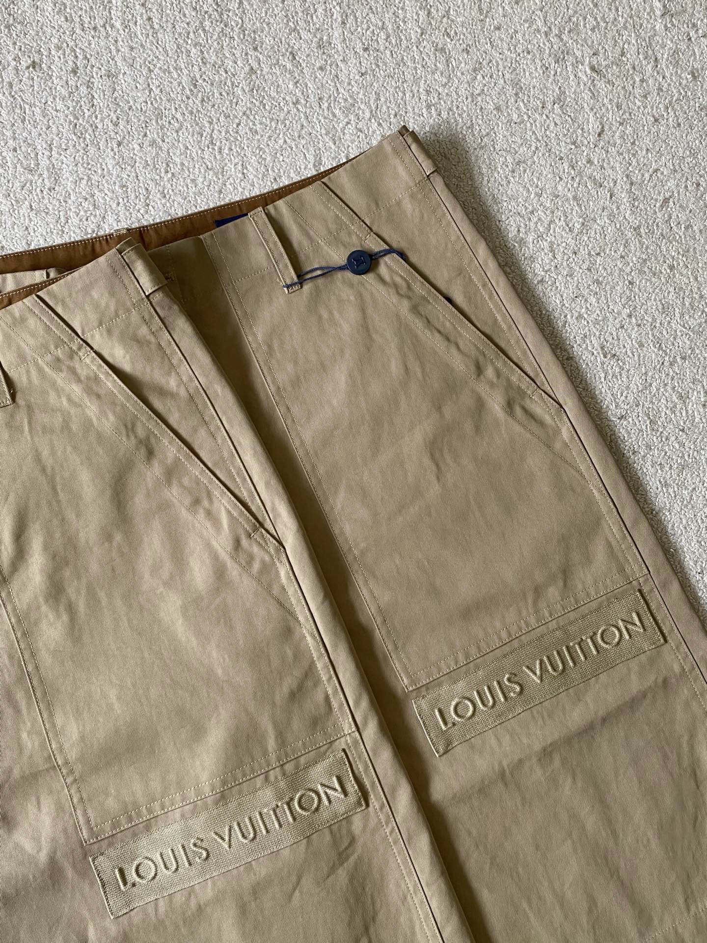 Louis Vuitton  短裤服装,包 9