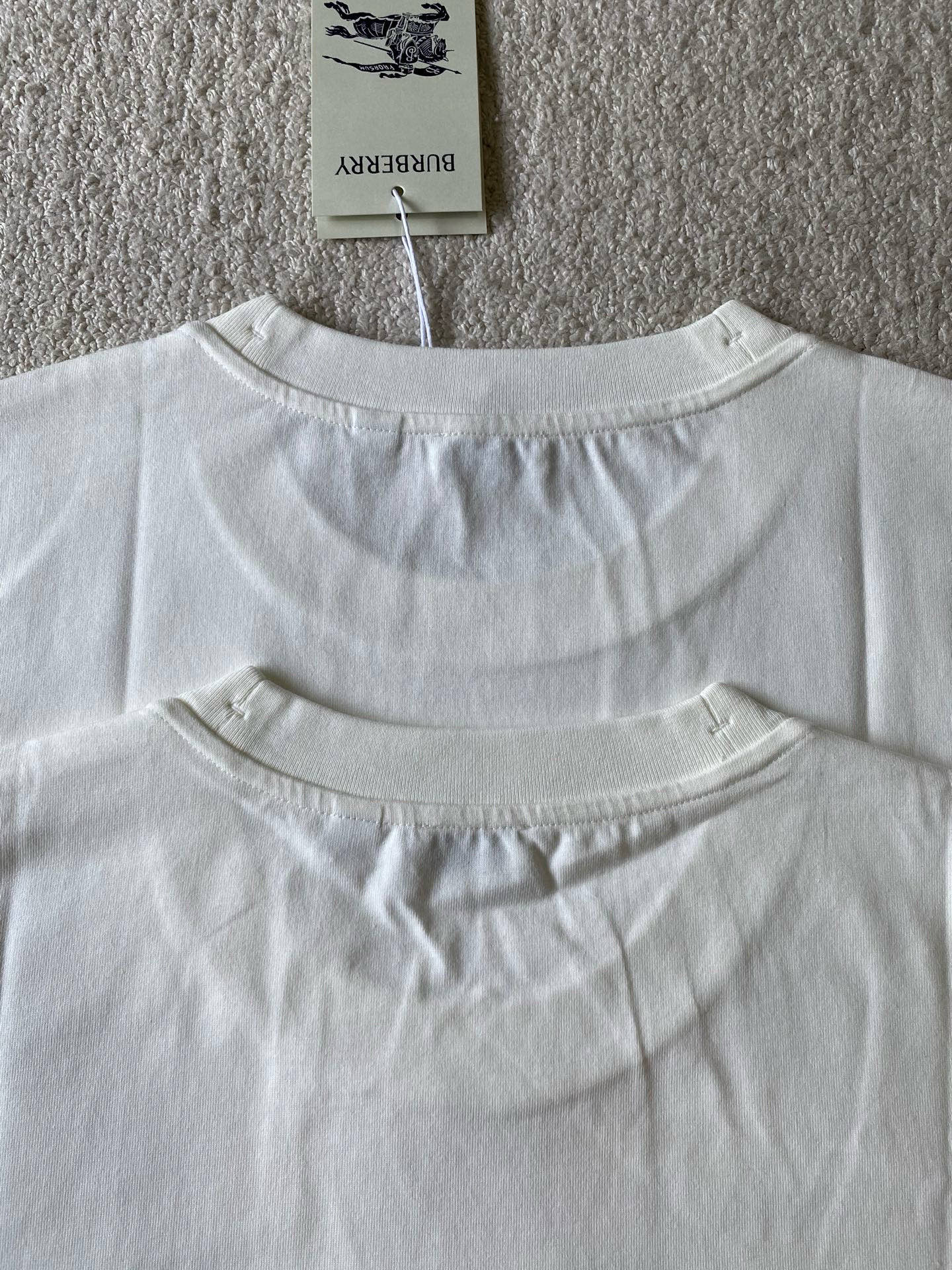 Burberry  短袖服装 8