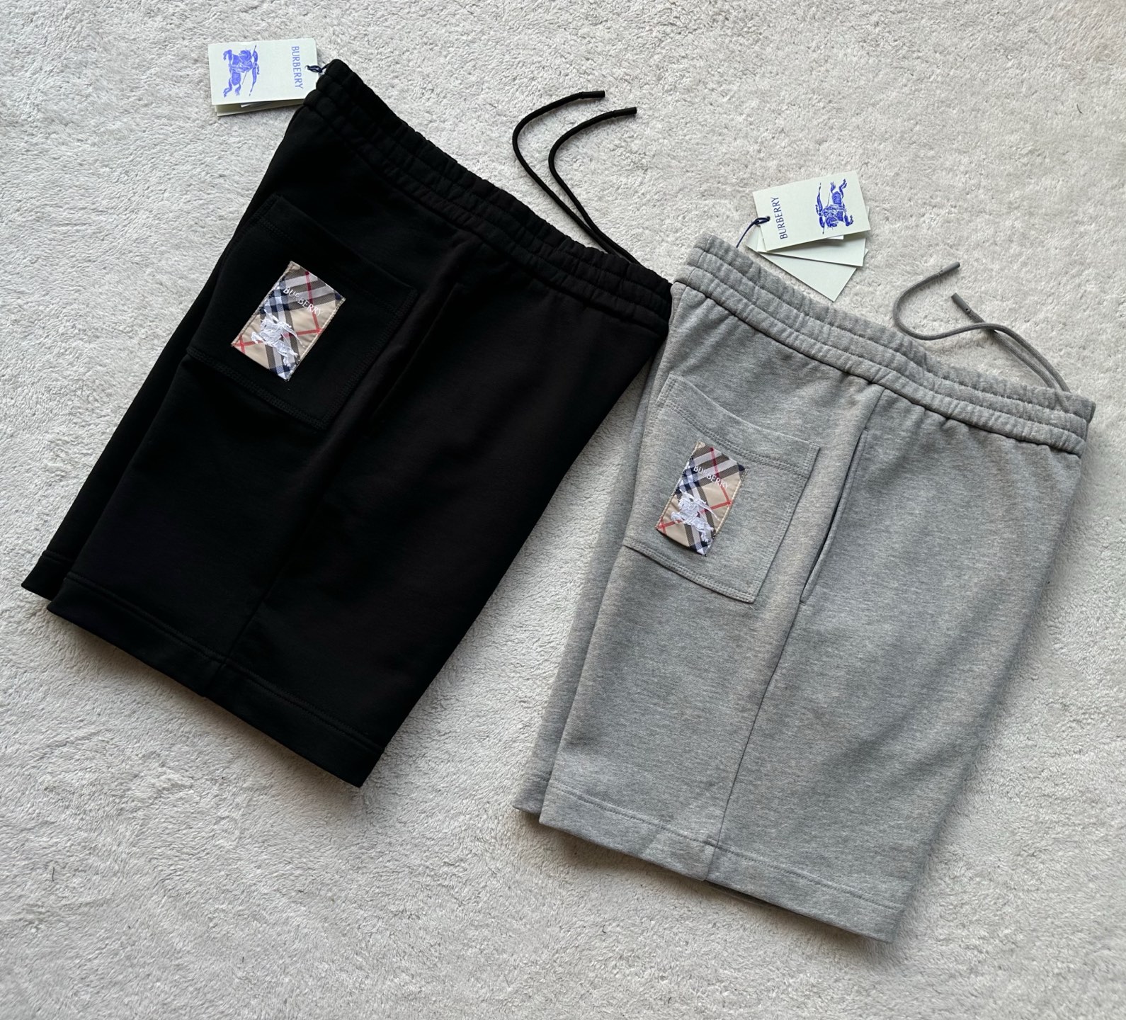 Burberr*y…🆕原版级🆕棉质格纹贴花短裤
  
面料选择：
选...