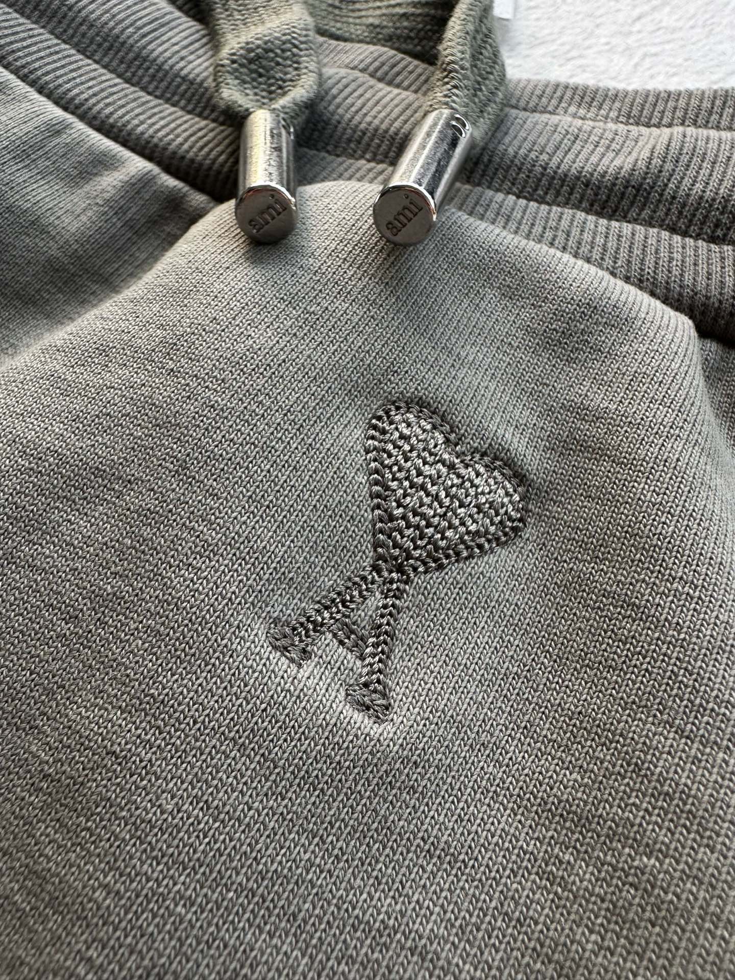 Am*i Paris 运动短裤服装 4