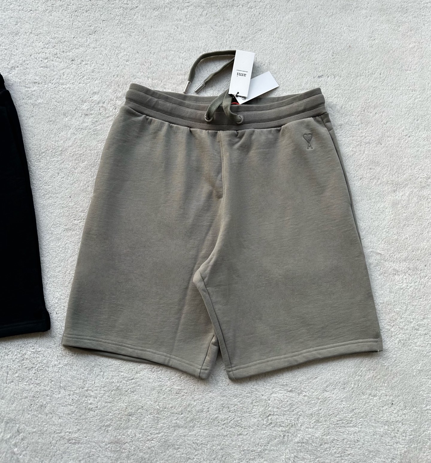 Am*i Paris 运动短裤服装 6