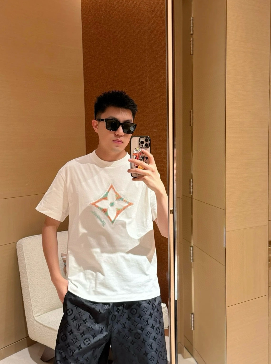 Louis Vuitton  短袖服装,包 8