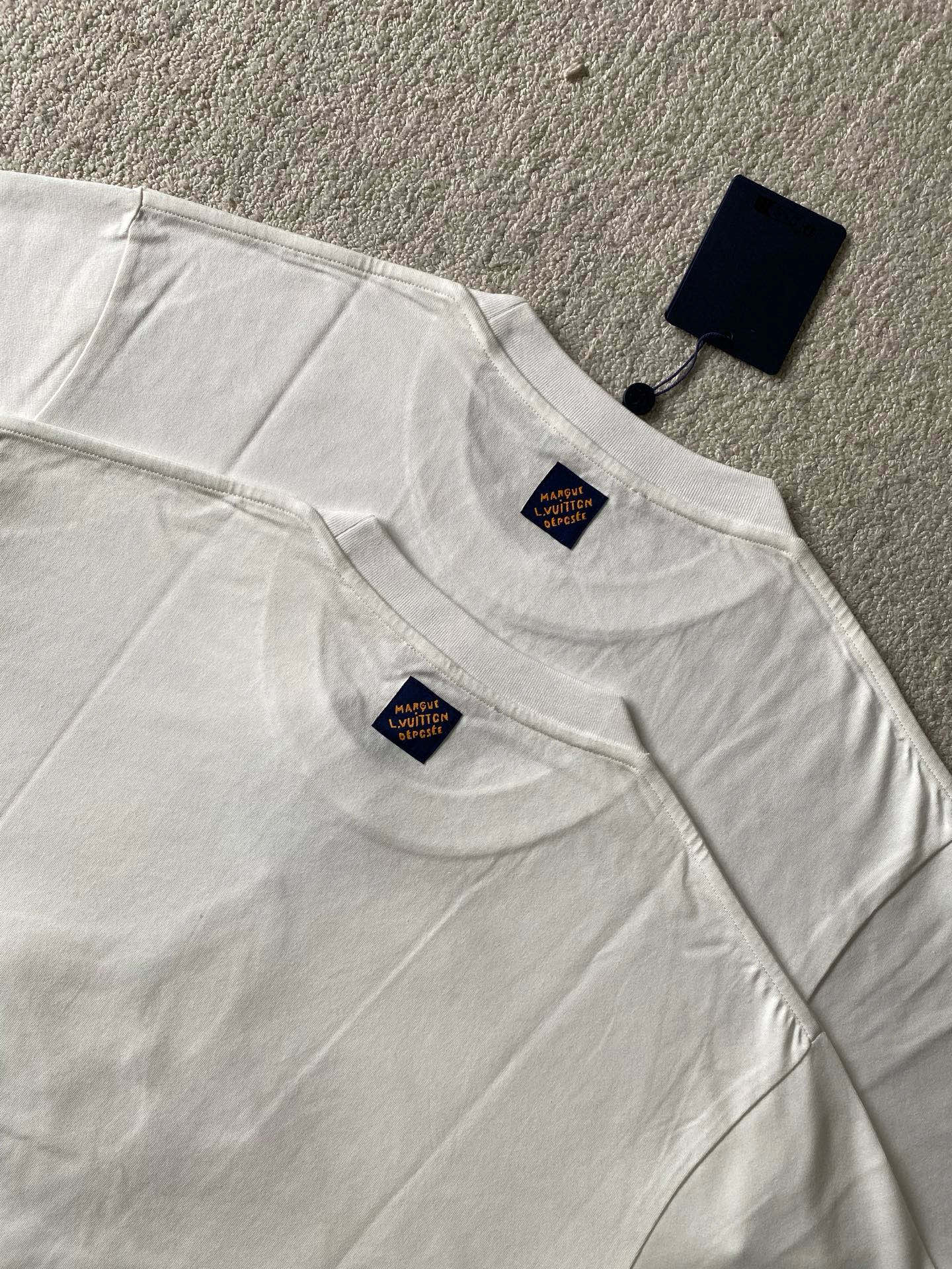 Louis Vuitton  短袖服装,包 7