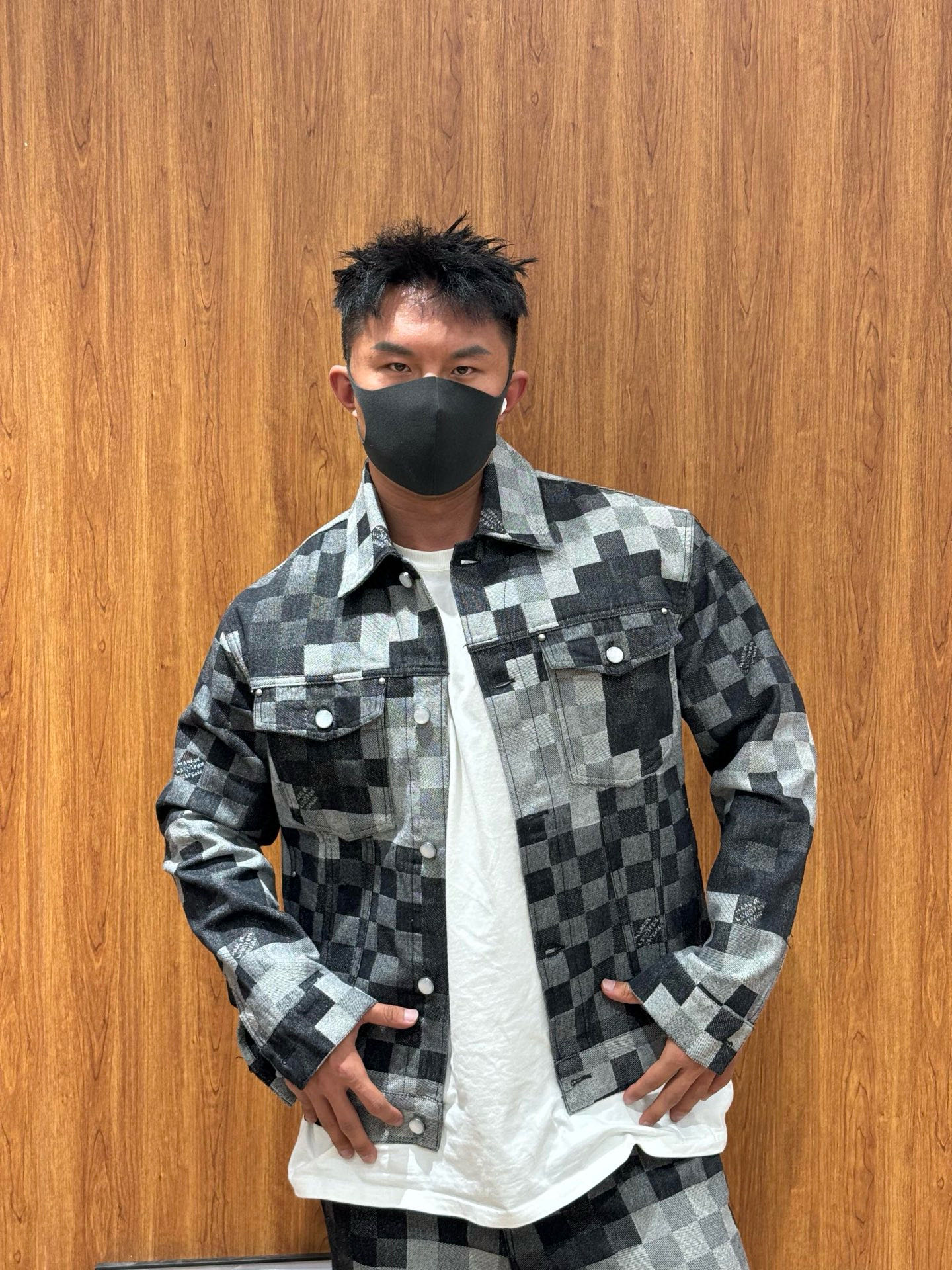 Louis Vuitton 黑马赛克 牛仔套装服装 3
