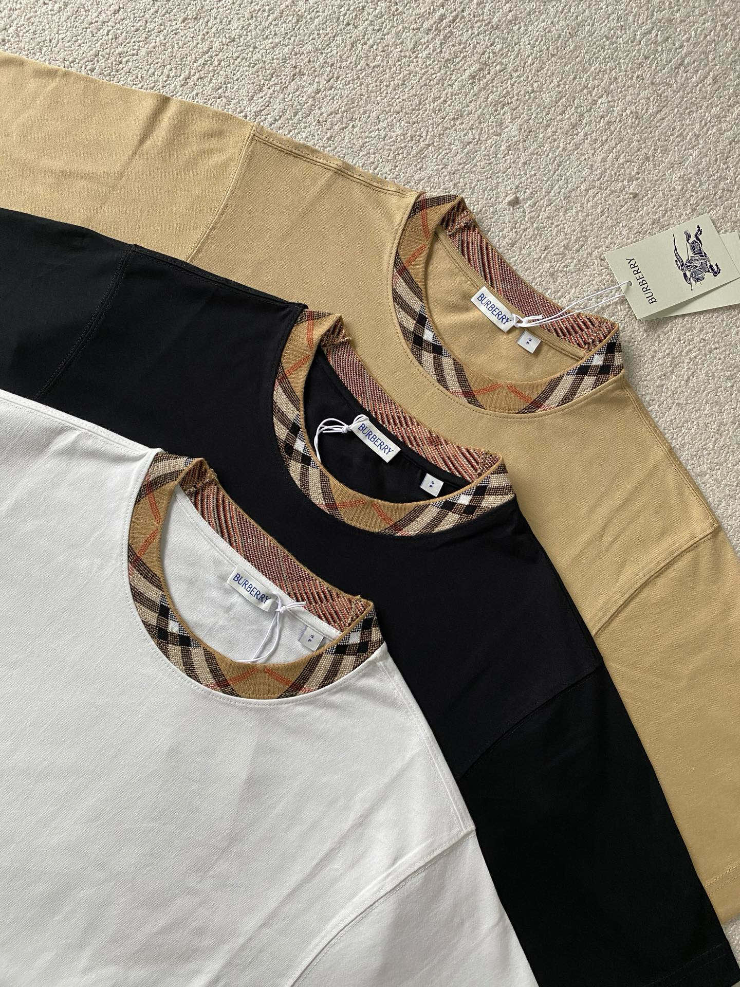 Burberry  短袖服装 2