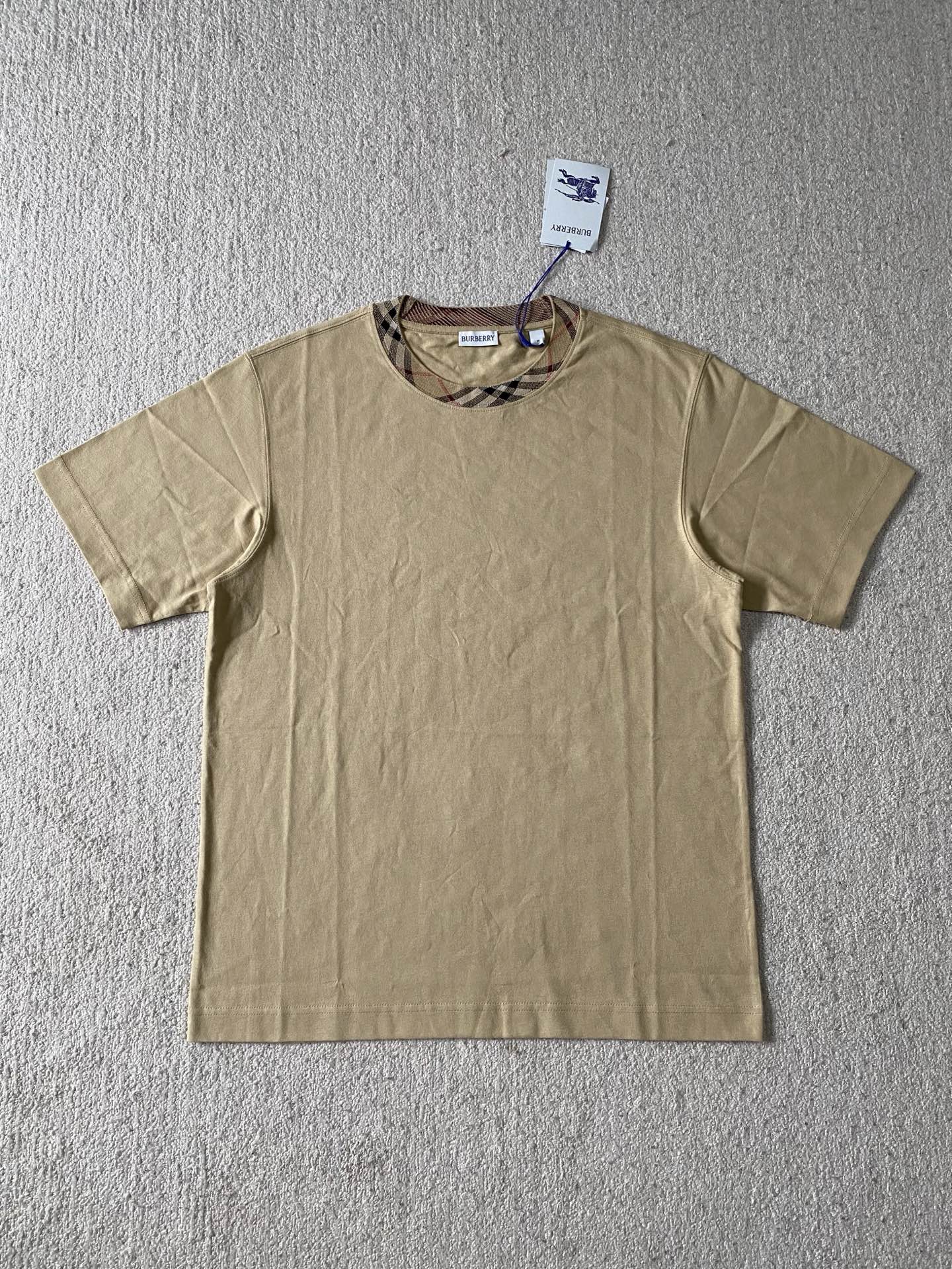 Burberry  短袖服装 7