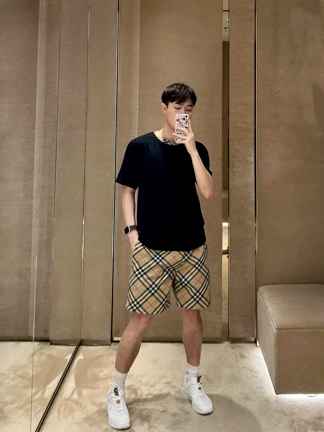 Burberry  短袖服装 5