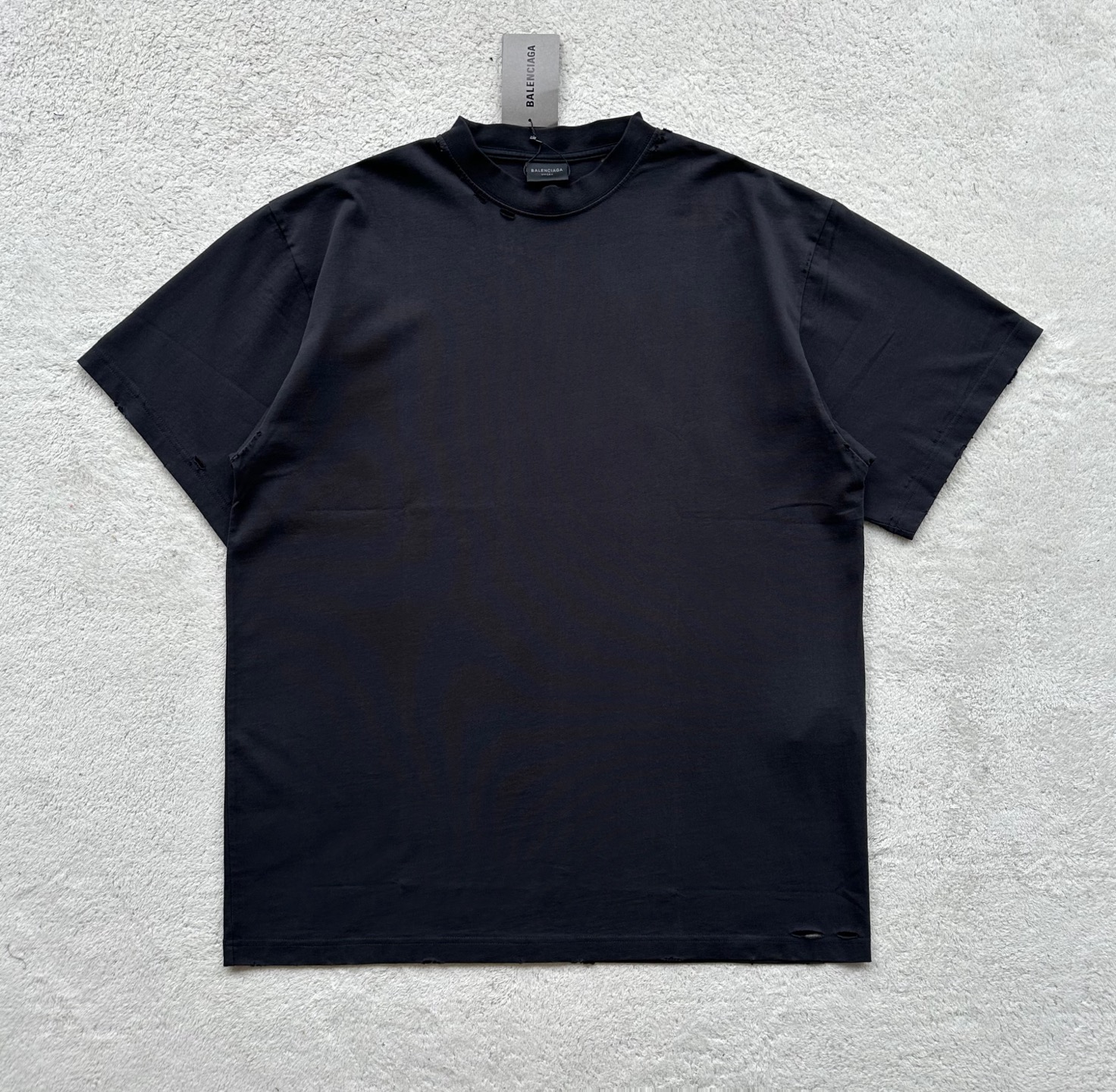 Balenciag*a…🆕原版级🆕新款后背胶带短袖
此款采用16支精...