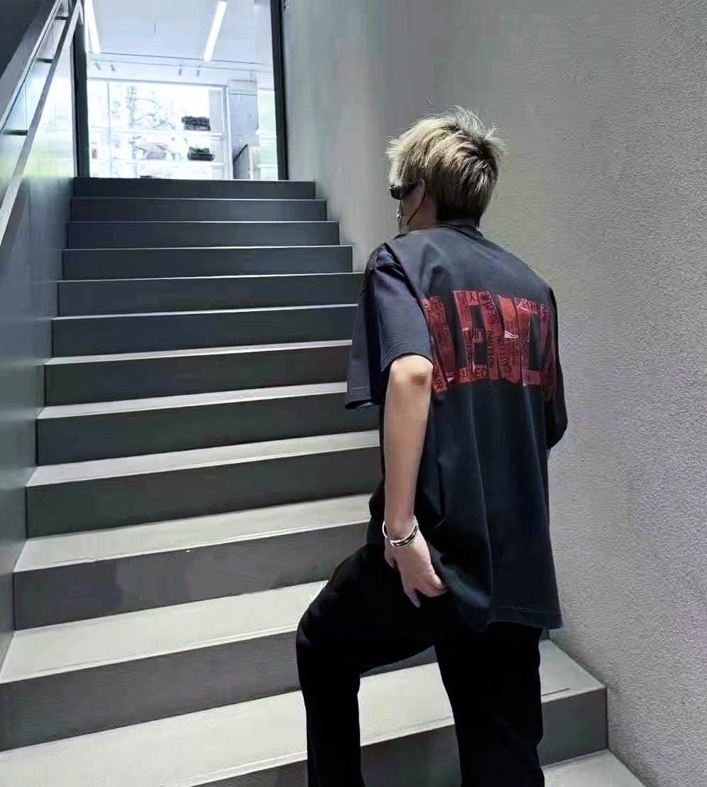 Balenciaga  短袖服装 3