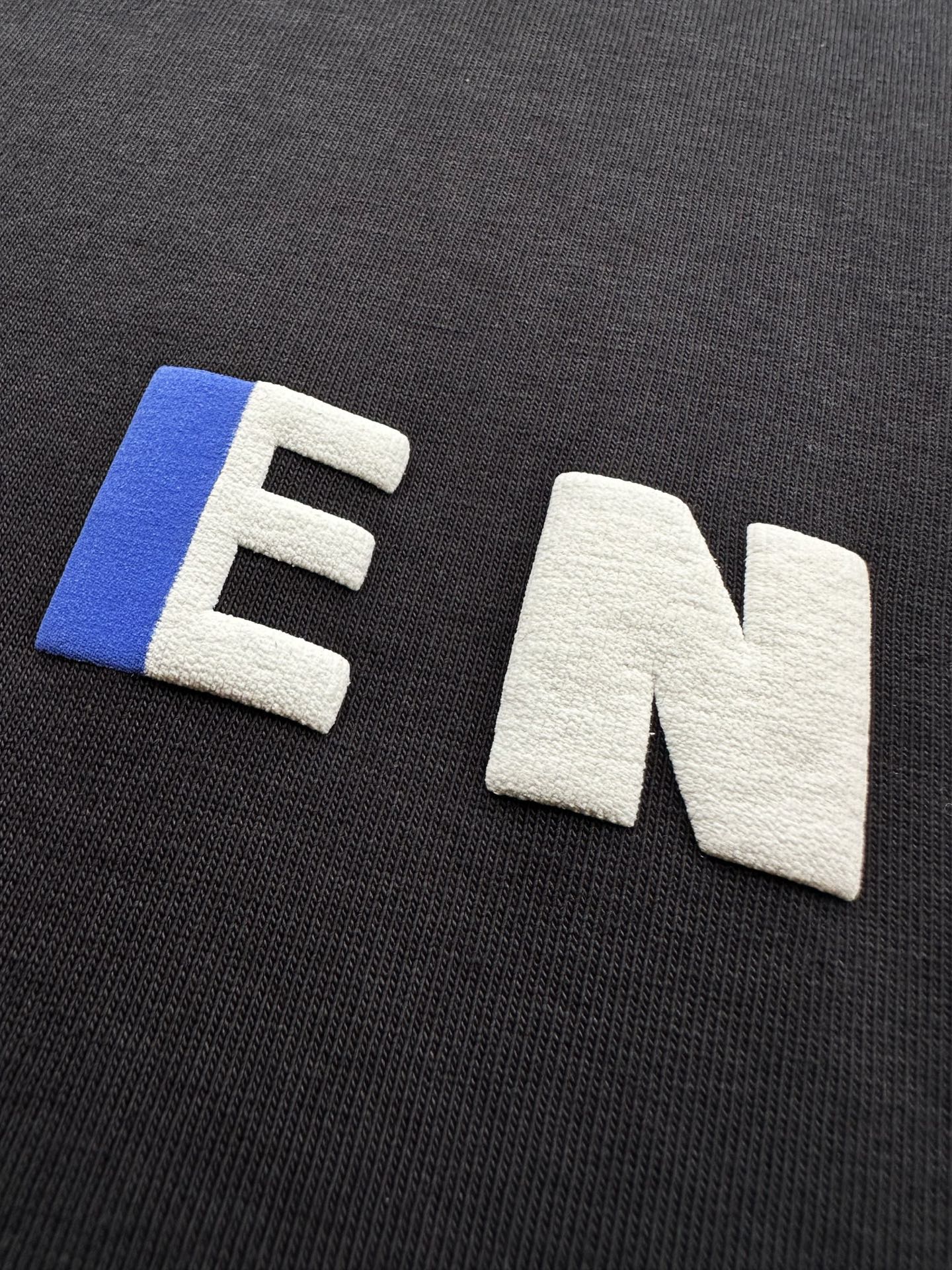 Balenciaga  T恤服装 4