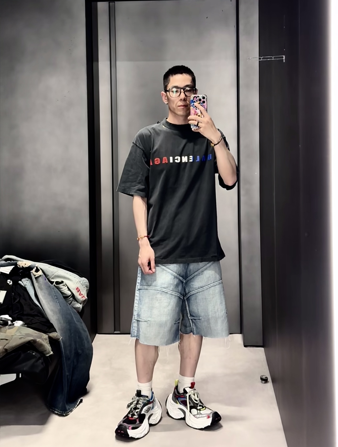 Balenciaga  T恤服装 4