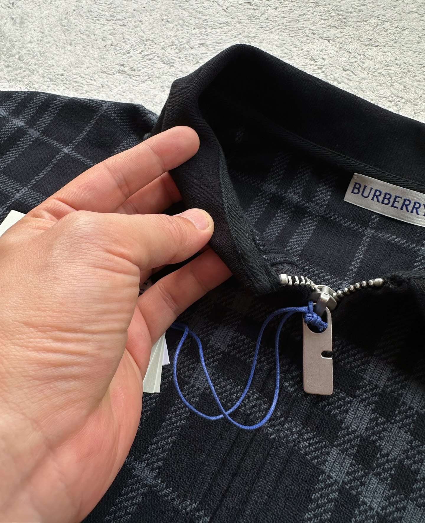 Burberry  服装服装 7