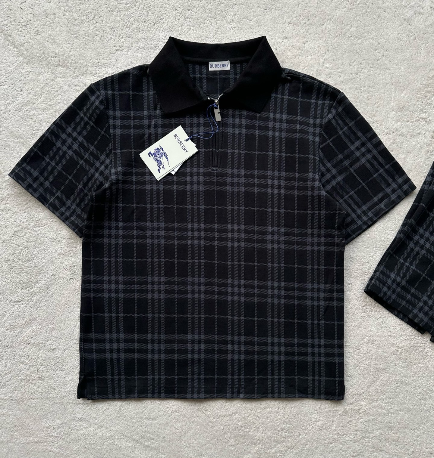 Burberry  服装服装 2