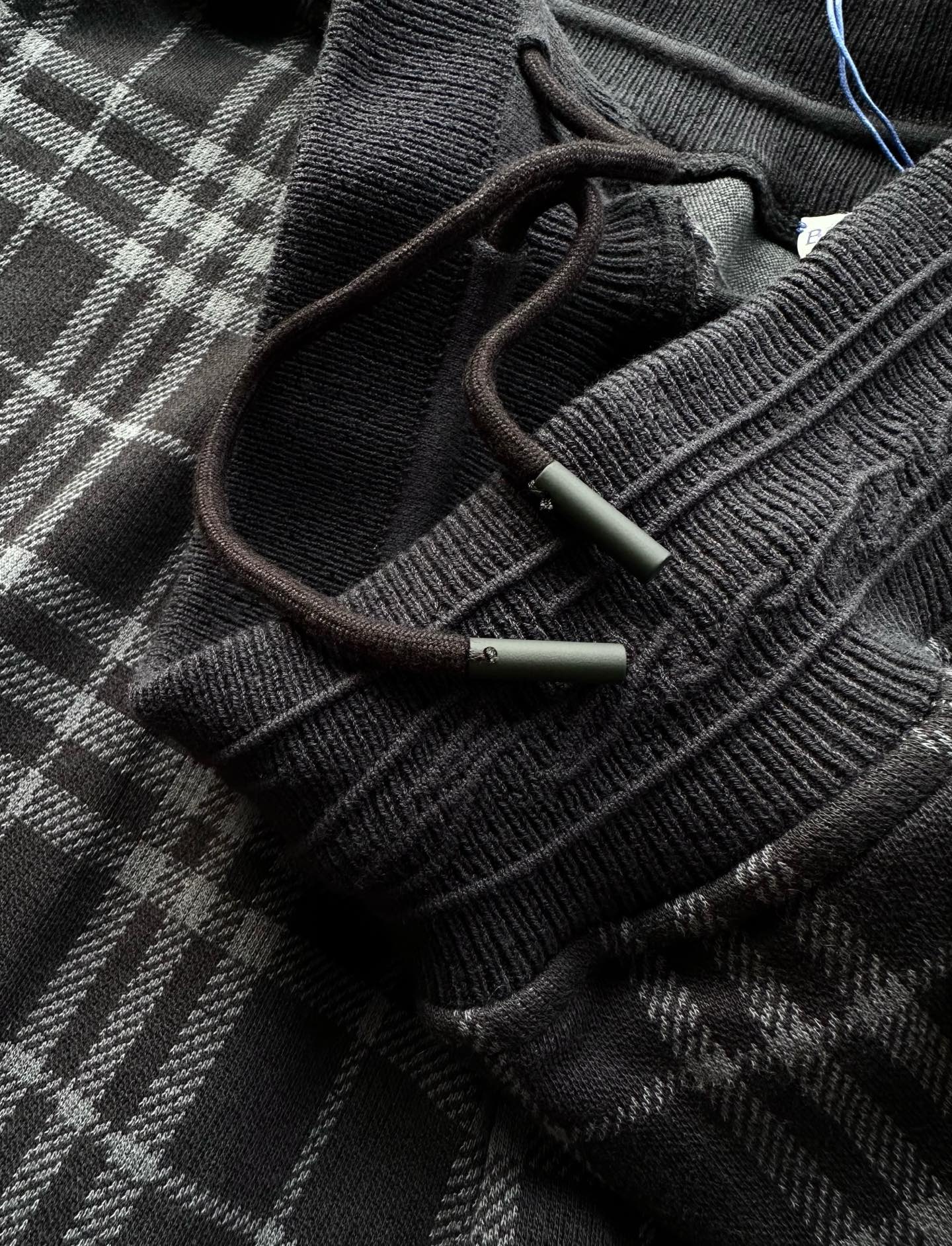 Burberry  服装服装 5