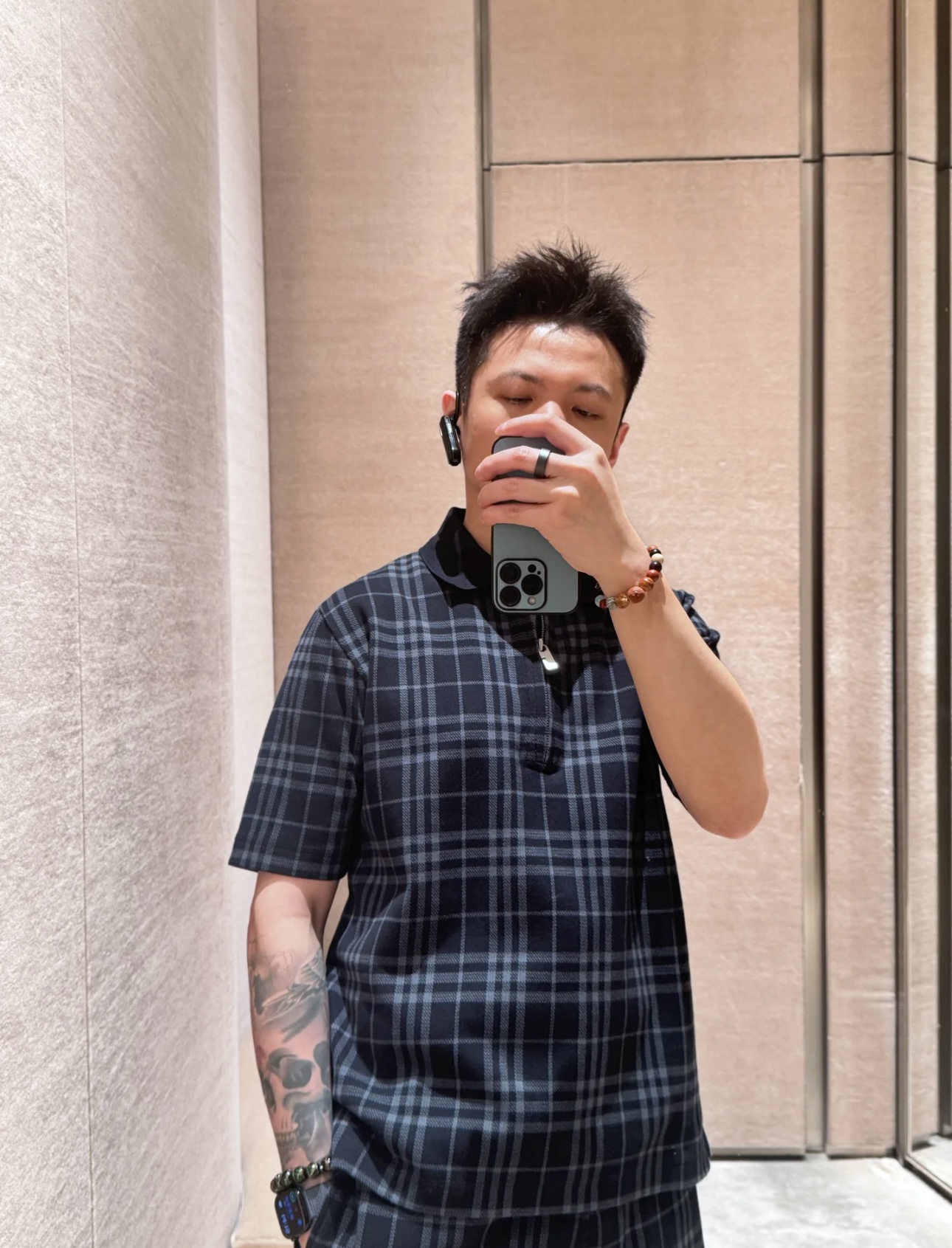 Burberry  服装服装 5