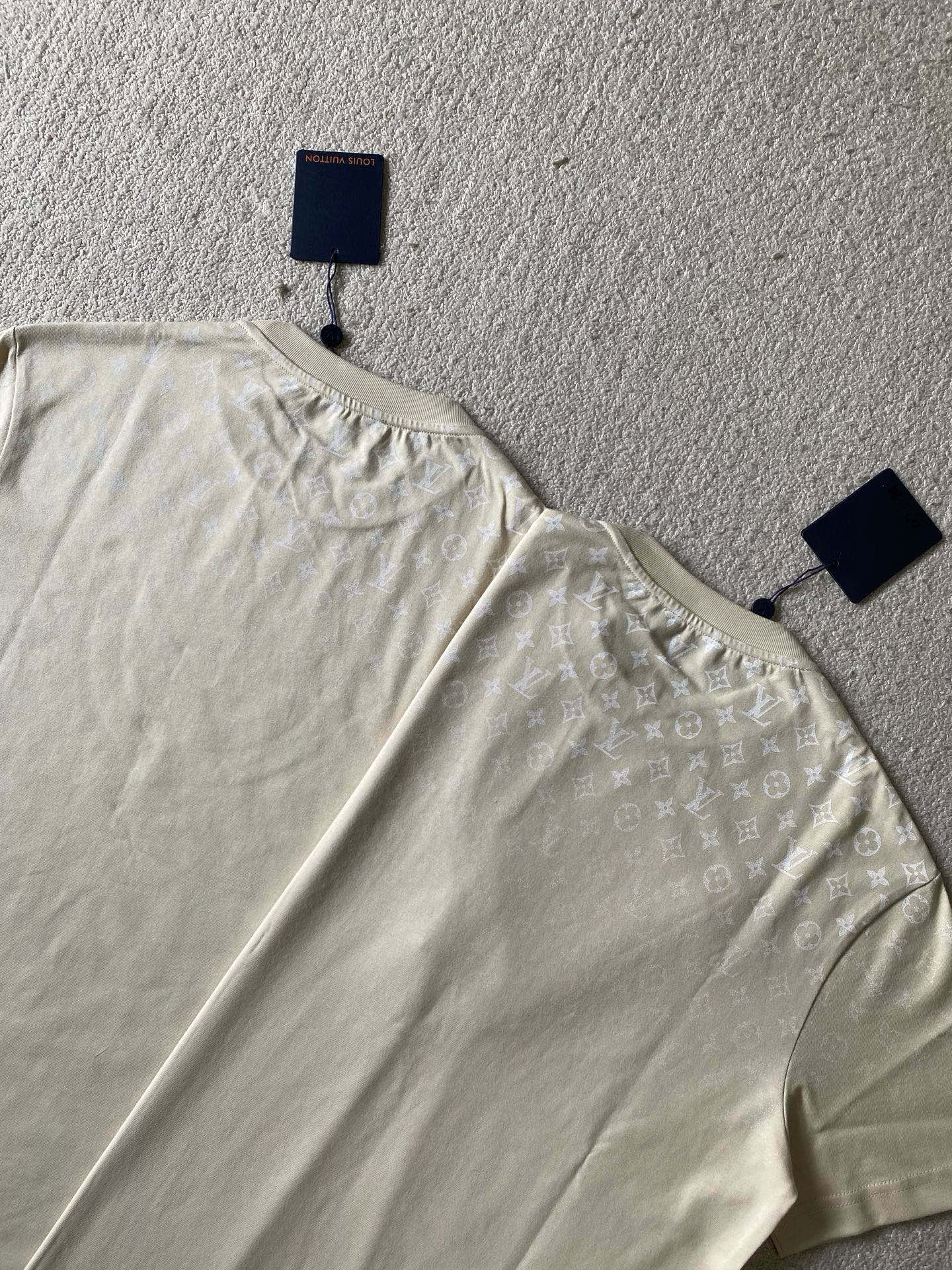 Louis Vuitton  短袖服装,包 7