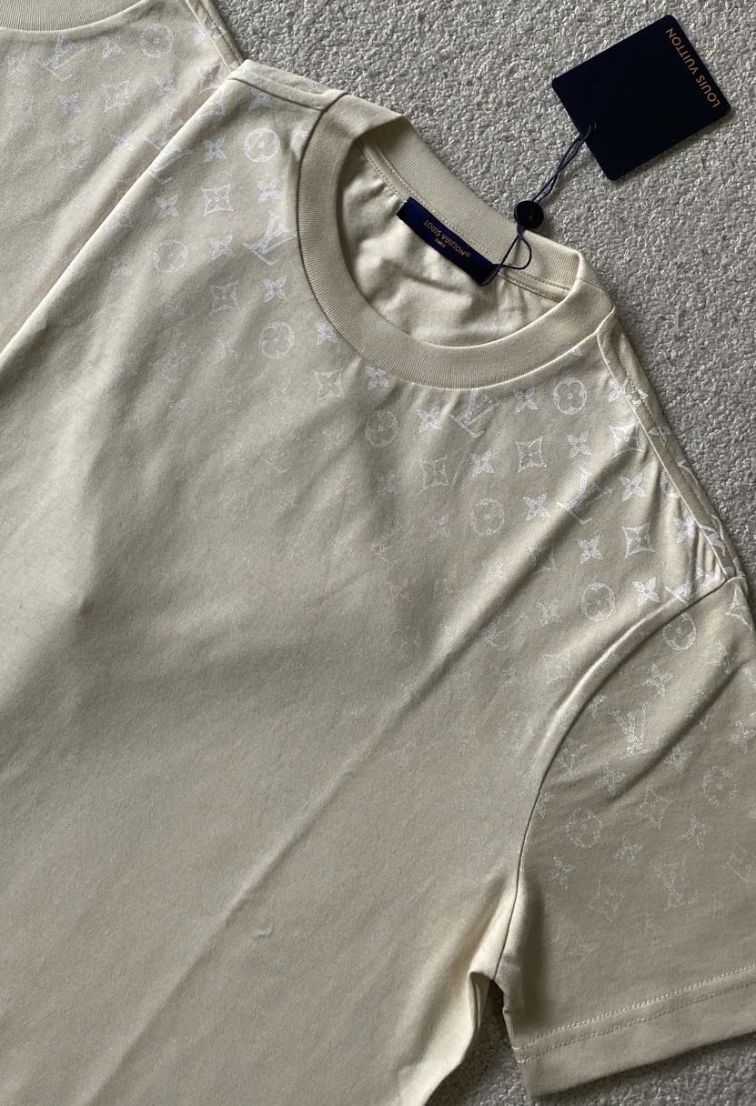 Louis Vuitton  短袖服装,包 4