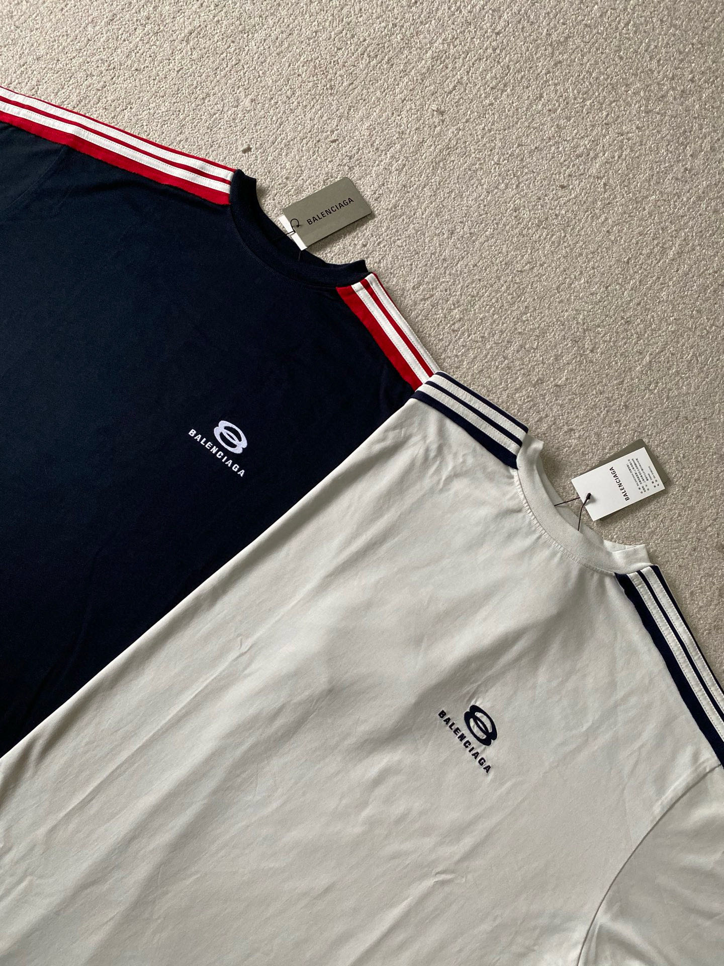 Balenciaga  短袖针织衫服装 2