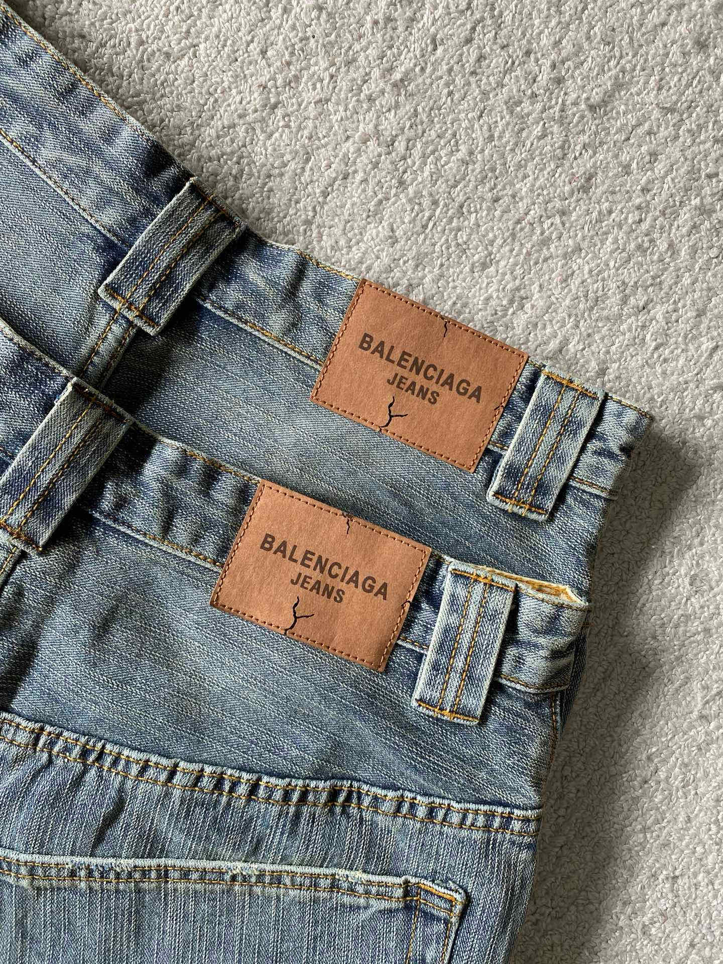 Balenciaga  牛仔长裤服装 6