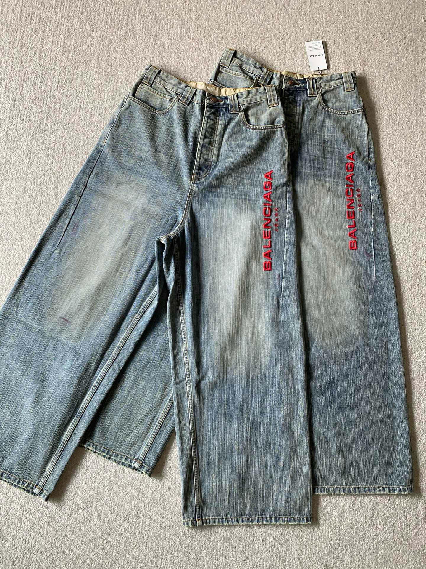 Balenciaga  牛仔长裤服装 2