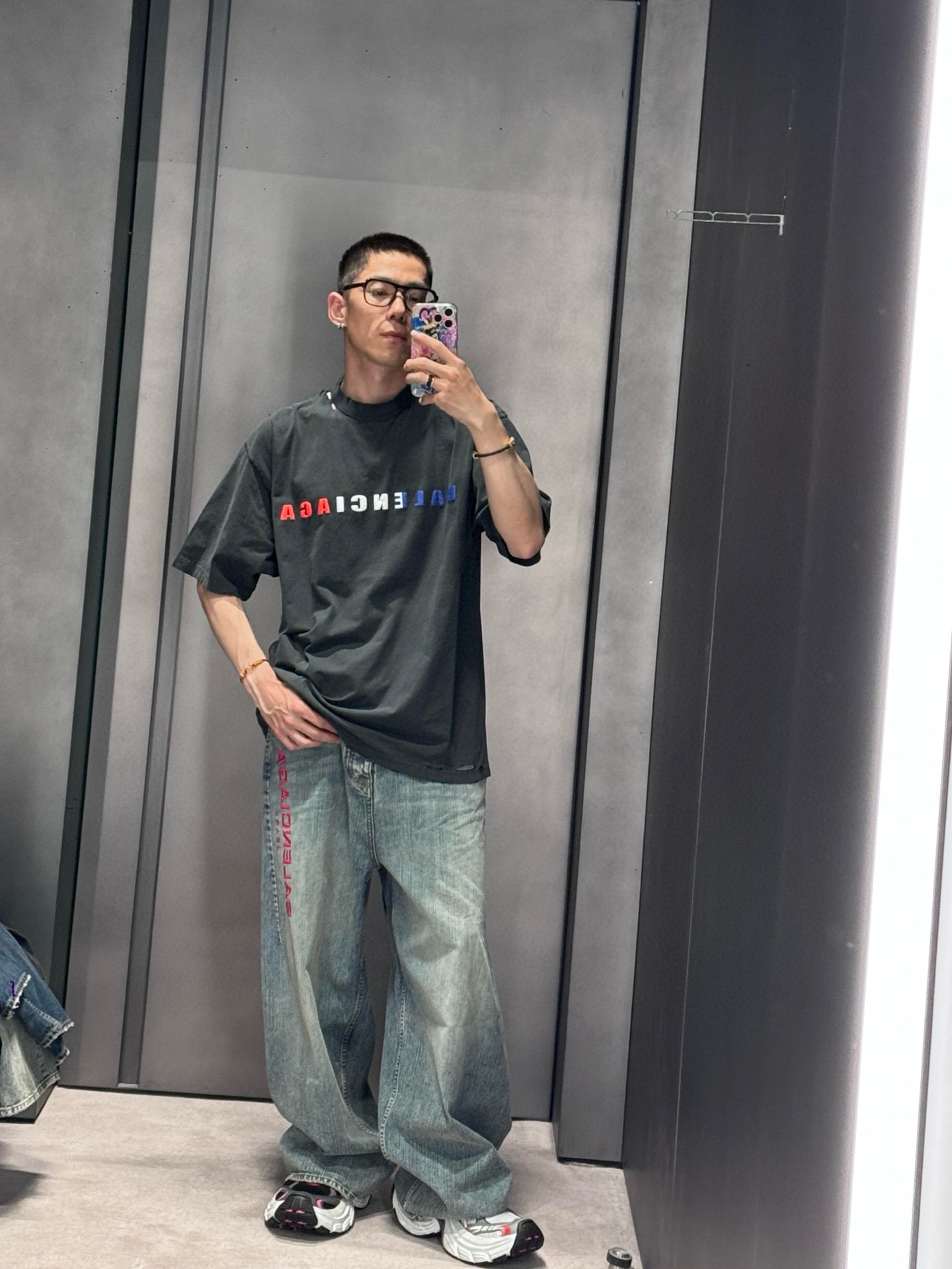 Balenciaga  牛仔长裤服装 2